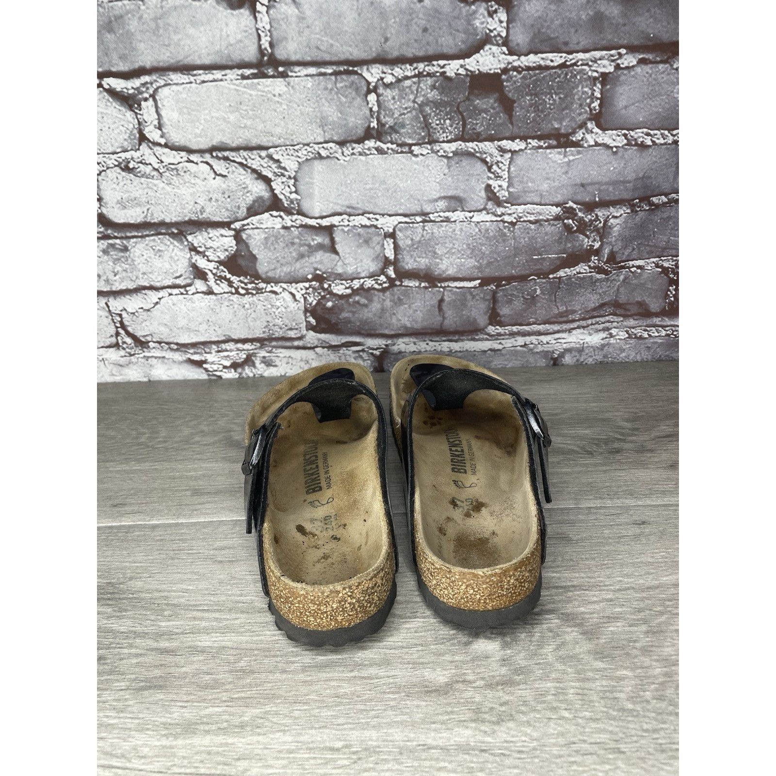 Birkenstock BIRKENSTOCK Gizeh Black Patent Leather Thong Cork Sandals Wo Size US 6.5 / IT 36.5 - 5 Thumbnail