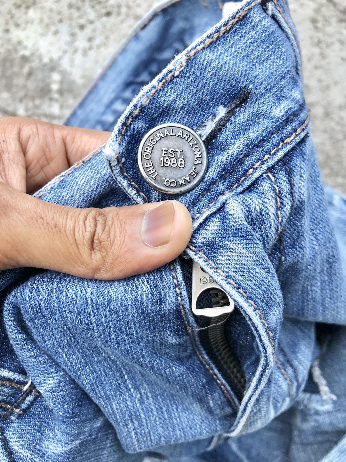 Arizona Jean Co. PATCHES DISTRESSEDLOOSE STRAIGHT DENIM Size US 32 / EU 48 - 4 Thumbnail