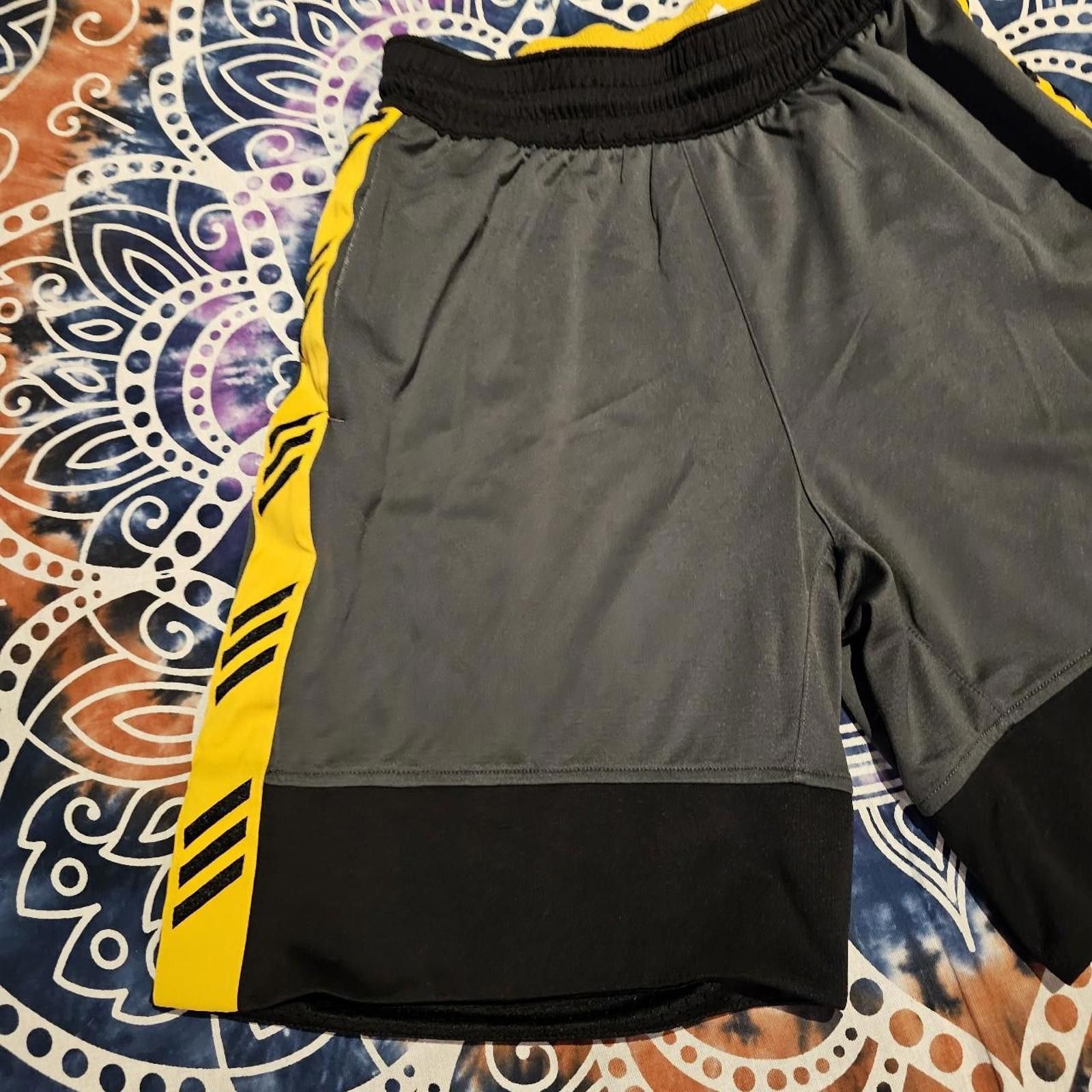 Adidas Adidas Youth Boys Large Grey and Yellow Shorts Size ONE SIZE - 2 Thumbnail