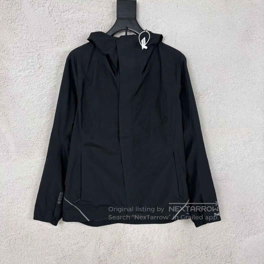 Arc'teryx Arcteryx Celeris windbreaker jacket black | Grailed