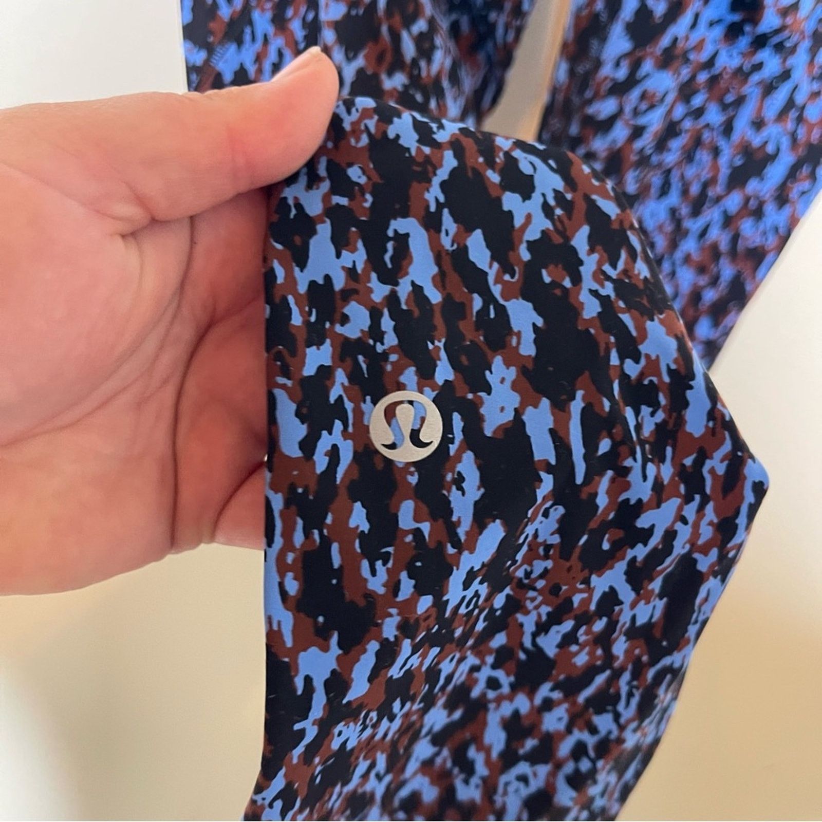 Lululemon Lululemon Fast Free High-Rise Tight 25" Leopard Camo Blue Size 27" / US 4 / IT 40 - 2 Thumbnail