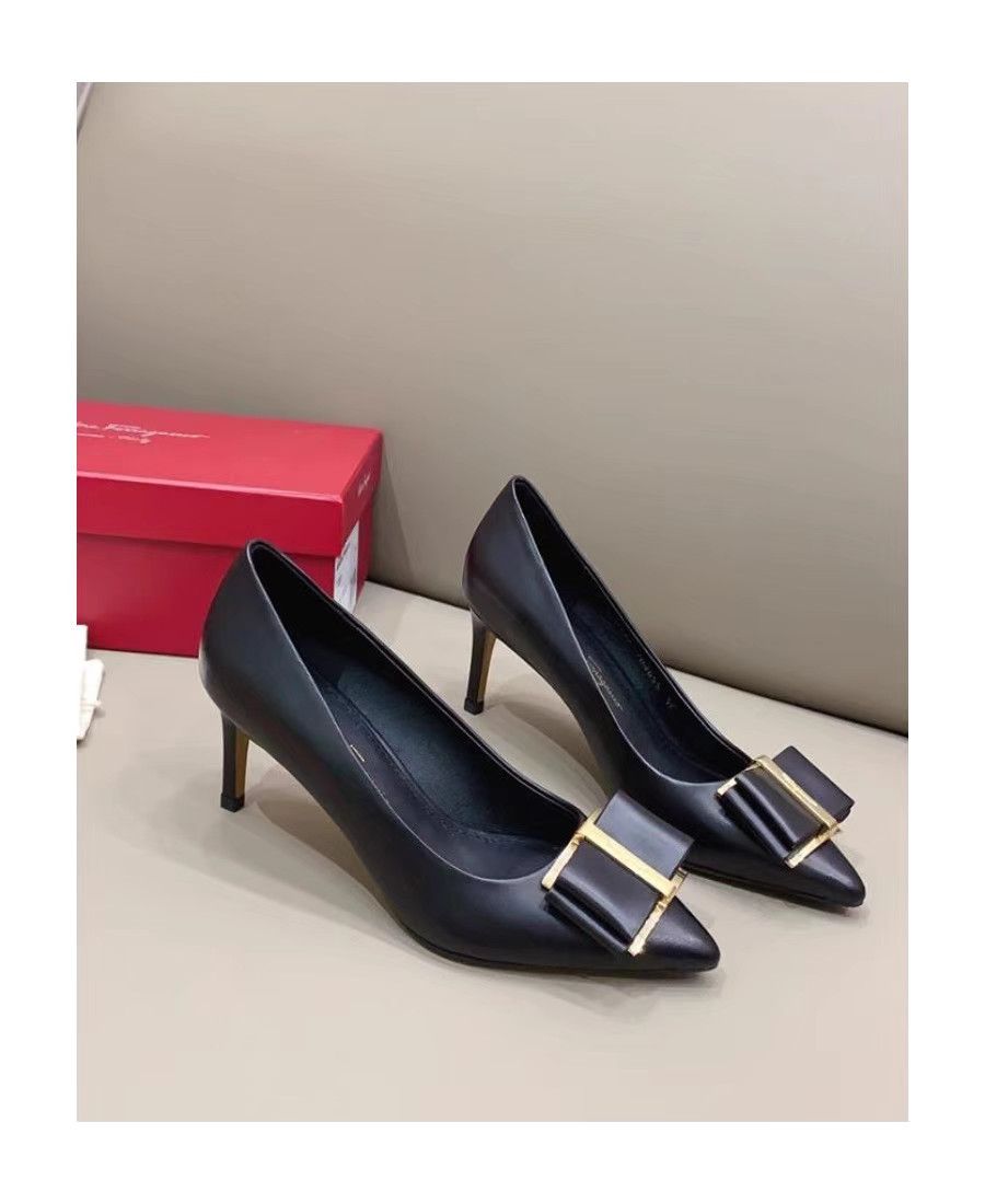 Salvatore Ferragamo Salvatore Ferragamo Women's Vara Bow Pump Heels K6 Size US 6 / IT 36 - 1 Thumbnail