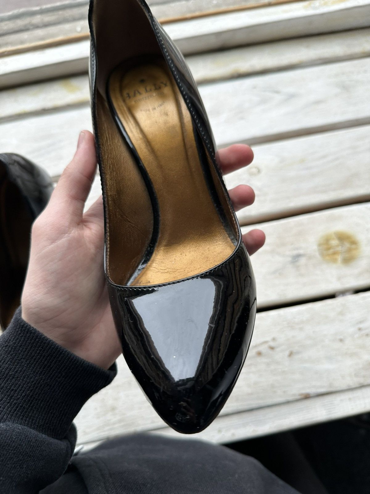 Bally LUXURY 🚨 BALLY VNTG HEELS WOMEN BLACK GOLD LUXURY RARE Size US 8 / IT 38 - 17 Thumbnail