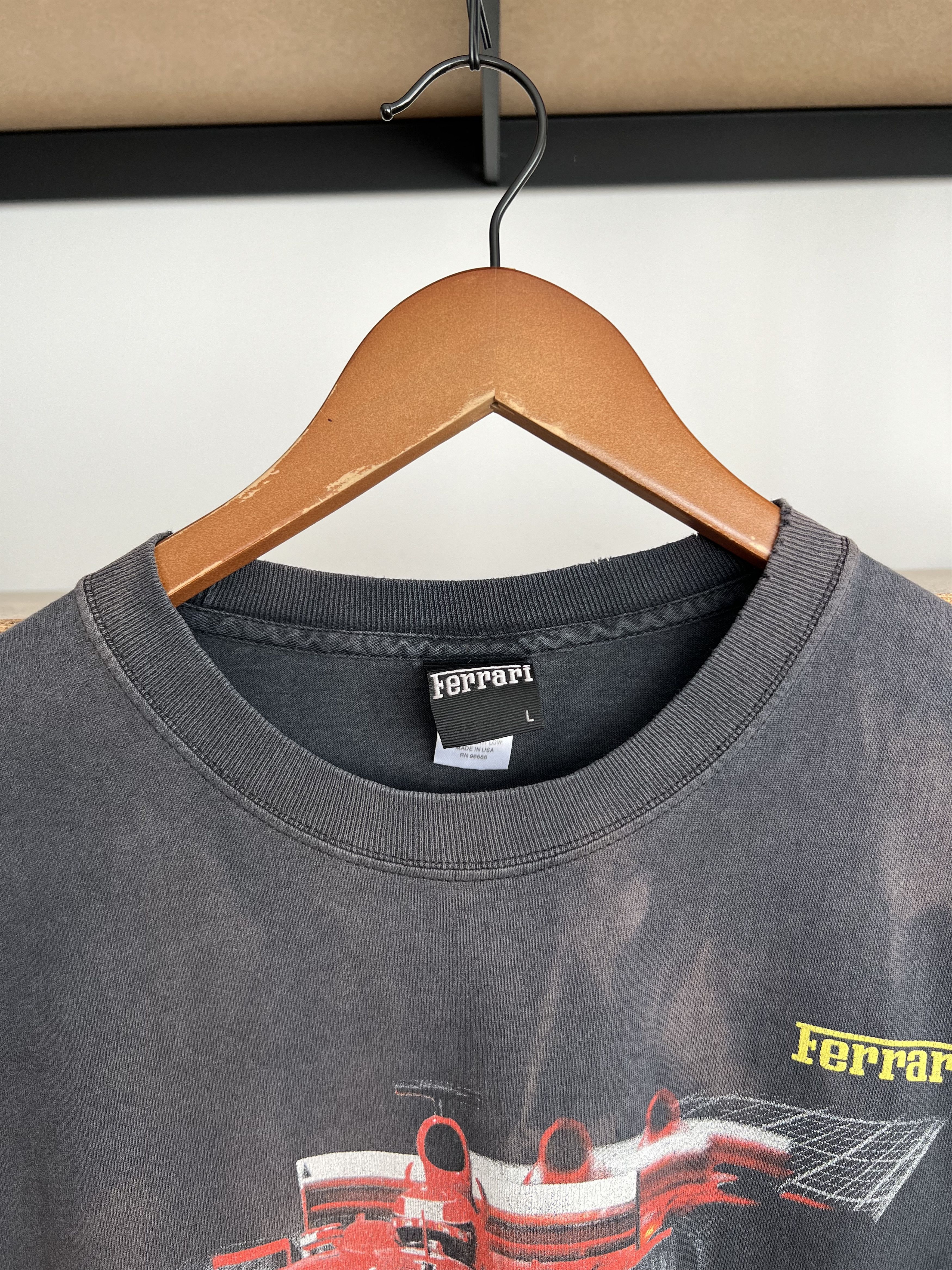 Ferrari Vintage 2001 Ferrari World Champions F1 Formula 1 Black Tee Size US L / EU 52-54 / 3 - 12 Thumbnail
