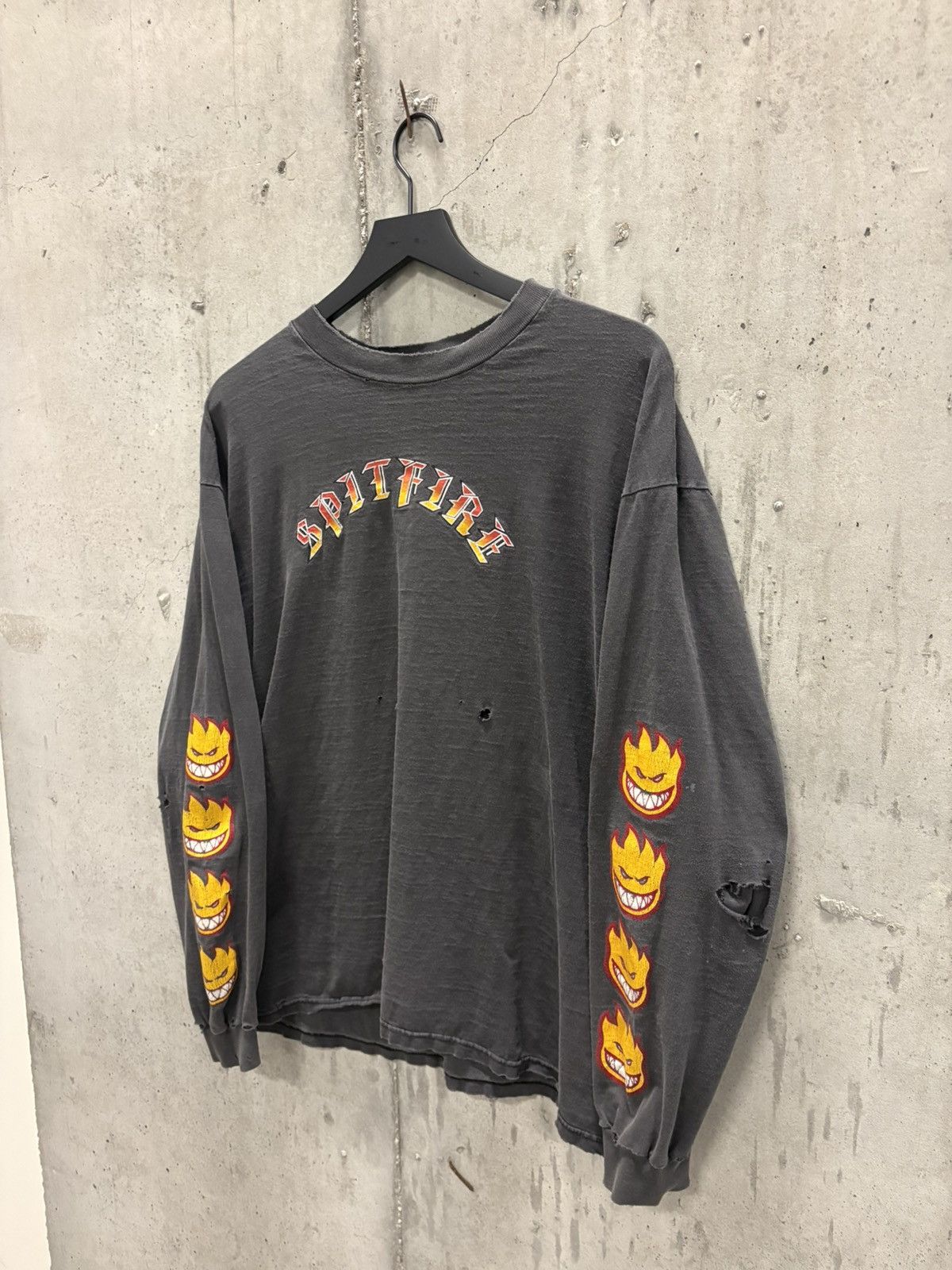 Vintage Vintage Spitfire Flame Shirt Skate Thrashed Fade Grunge Band Size US XL / EU 56 / 4 - 2 Thumbnail