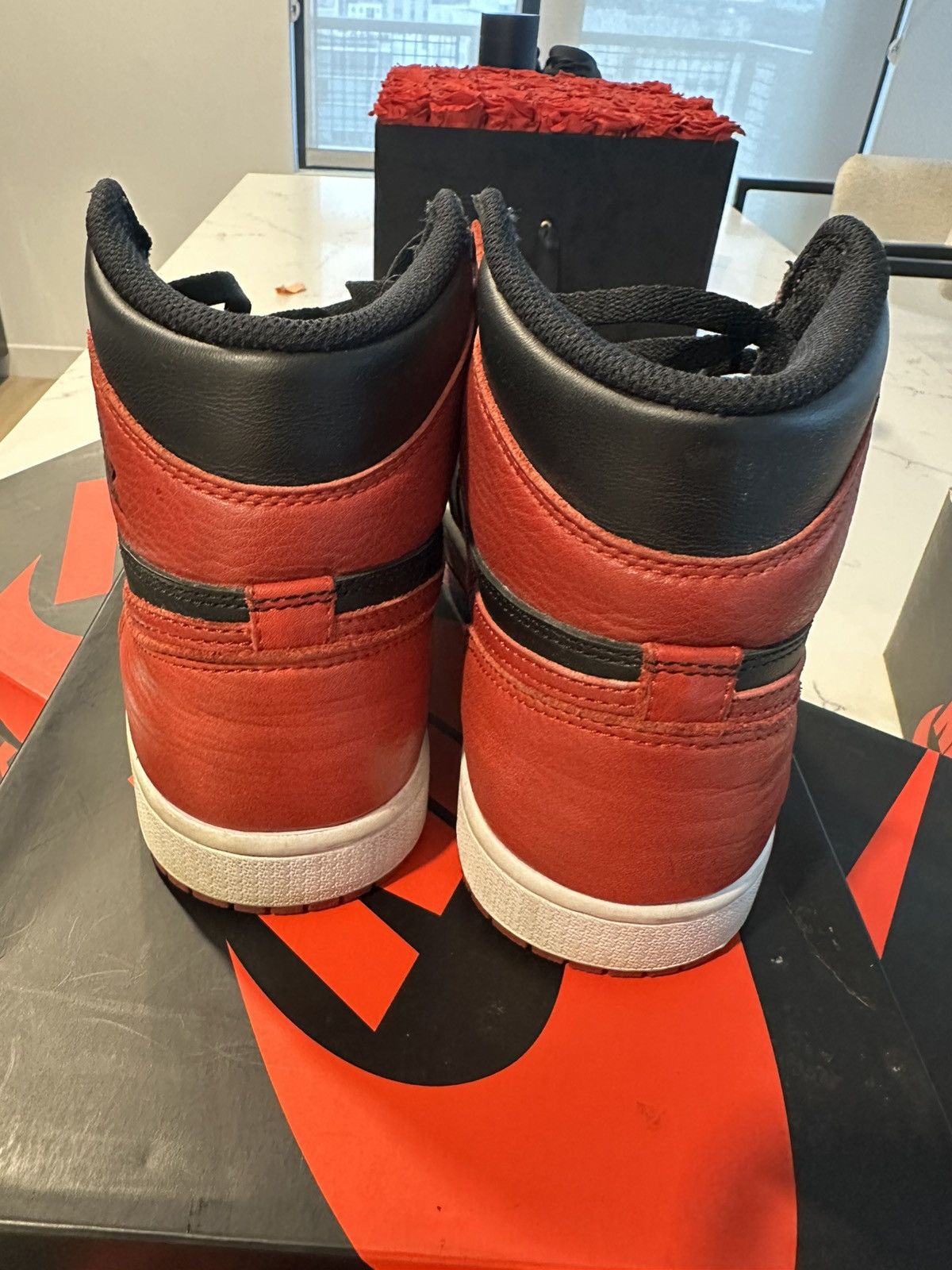 Nike Nike Air Jordan 1 Retro High Black Red Sneakers Size US 7 / EU 40 - 8 Thumbnail