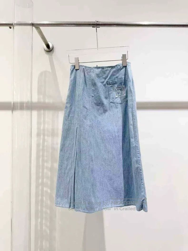 Fendi Fendi Denim Skirt with Vintage Denim Pockets Embroidered L Size 26" / US 2 / IT 38 - 2 Thumbnail