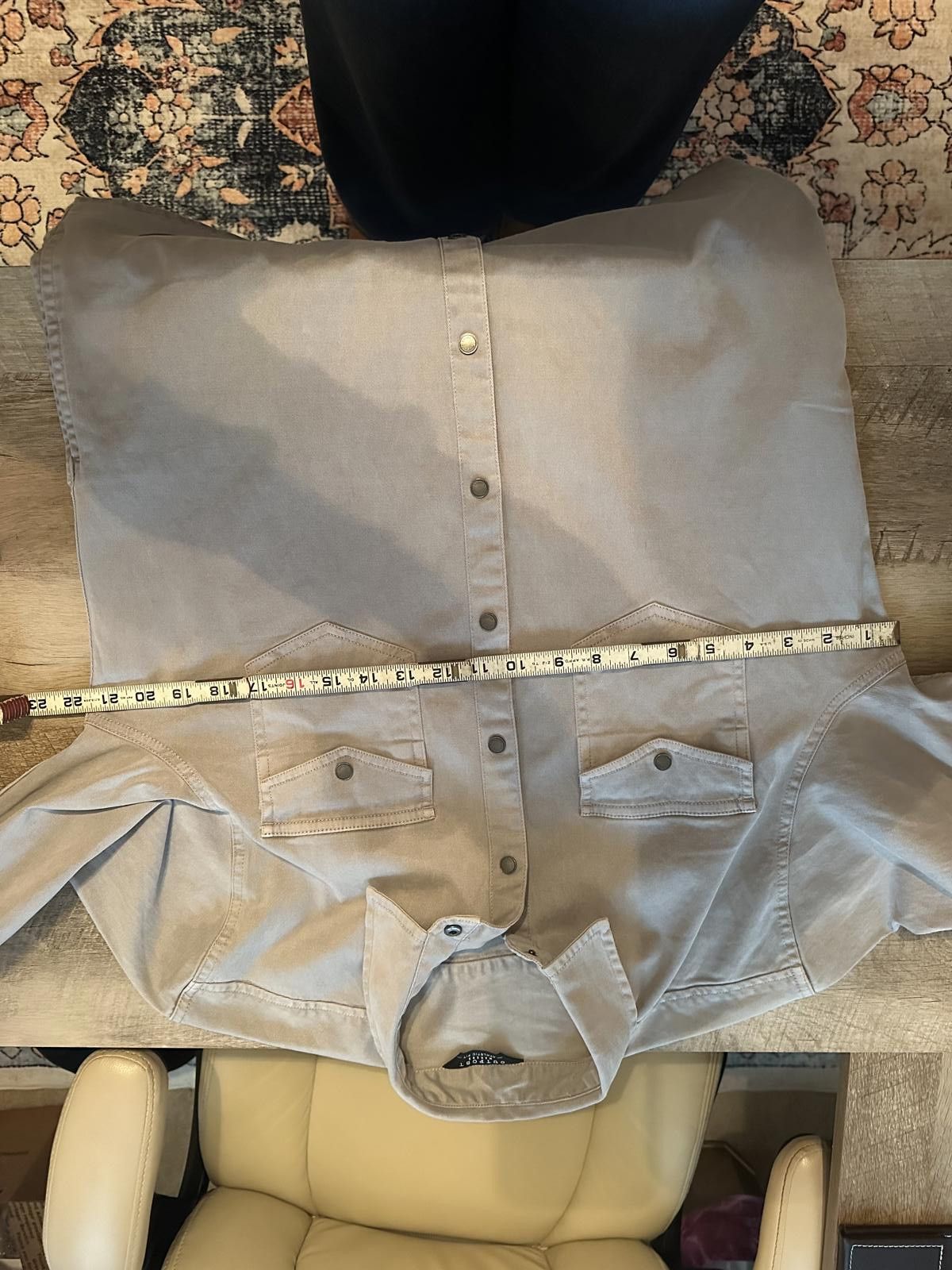Other Men's Casual Button-Up Shirt with Chest Pockets Size US M / EU 48-50 / 2 - 3 Thumbnail