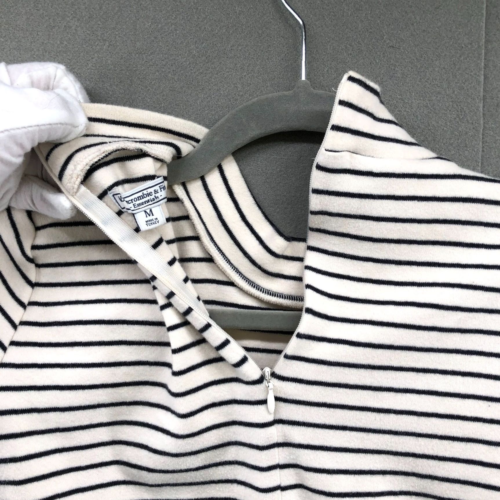 Abercrombie & Fitch Abercrombie & Fitch Mock Neck T Shirt Womens M Black White Striped Short Sleeve Size M / US 6-8 / IT 42-44 - 7 Thumbnail