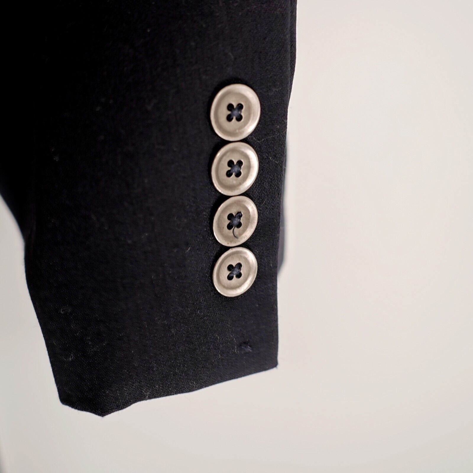 Calvin Klein Calvin Klein Wool Navy Blue 38L 2 Silver Button Blazer Or Sl Size 38L - 2 Thumbnail