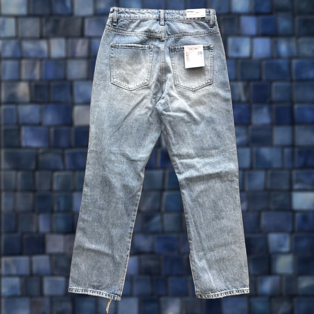 Vintage Vervet Jeans Womens 28 Distressed Light Wash 5-Pocket High Rise Straight Denim Blue Size 28" / US 6 / IT 42 - 1 Thumbnail