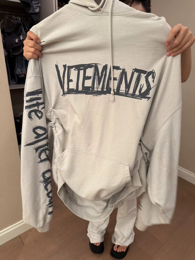Vetements Vetements World tour limited hoodie, size S, white | Grailed