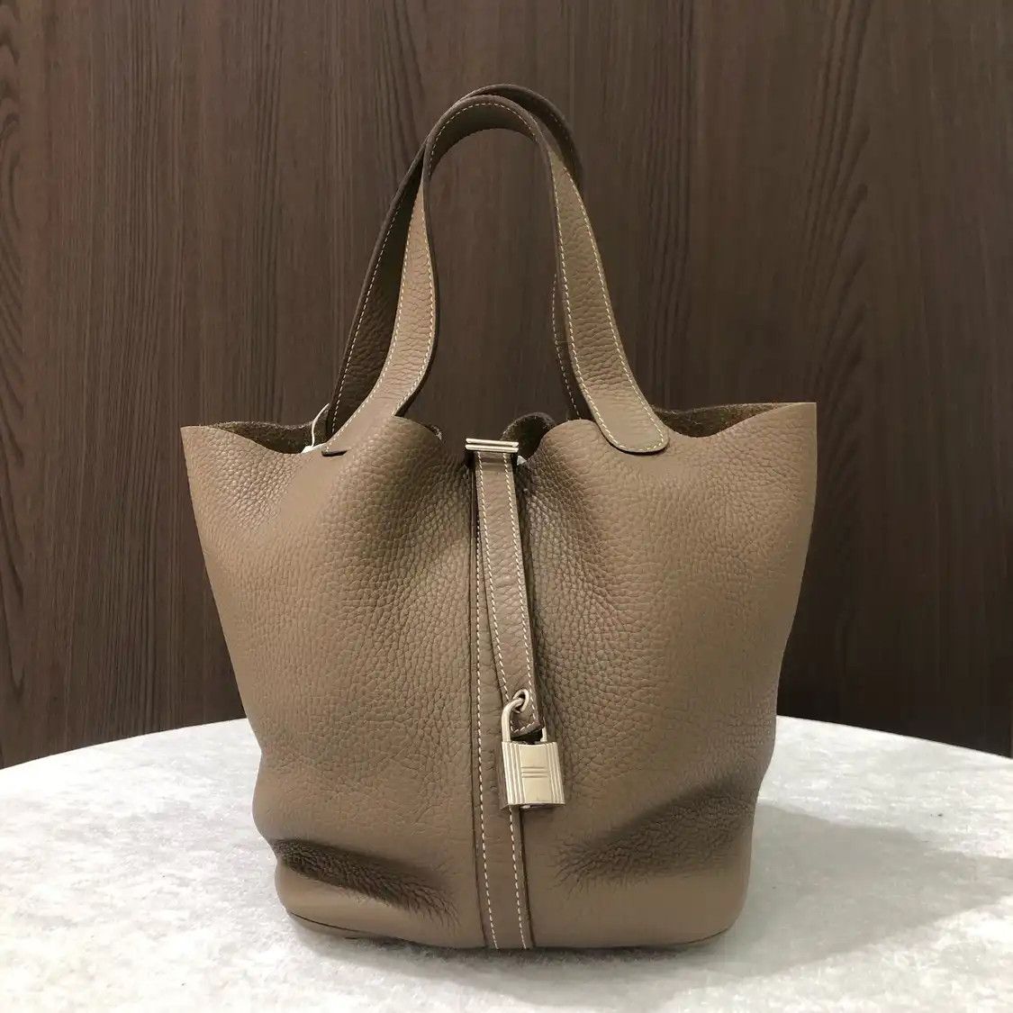 Hermes Hermes Picotin Lock 18 Etoupe Clemence cowhide leather picotin handbag gold hard Size ONE SIZE - 1 Thumbnail