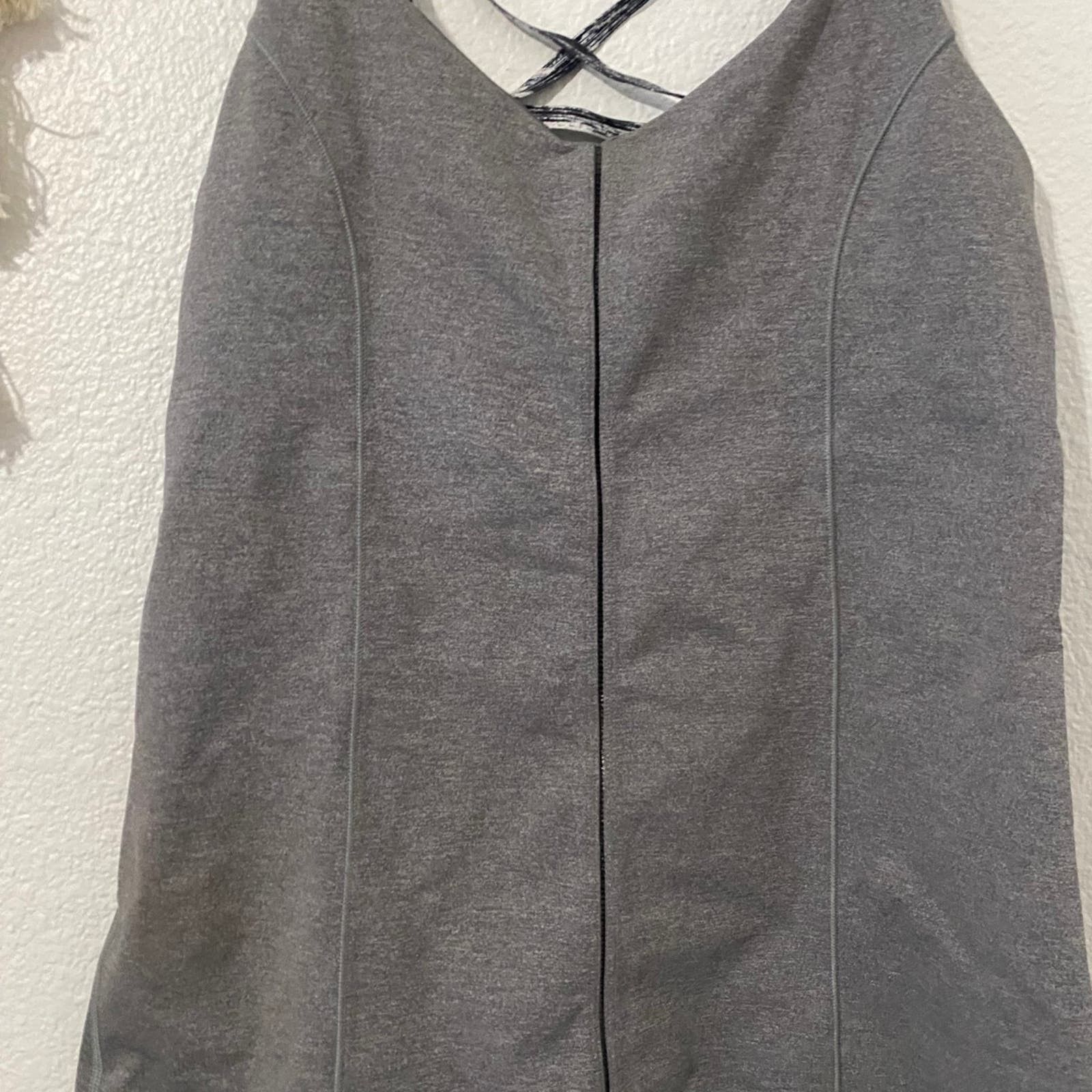 Lululemon lululemon tank top size 8 Size M / US 6-8 / IT 42-44 - 2 Thumbnail