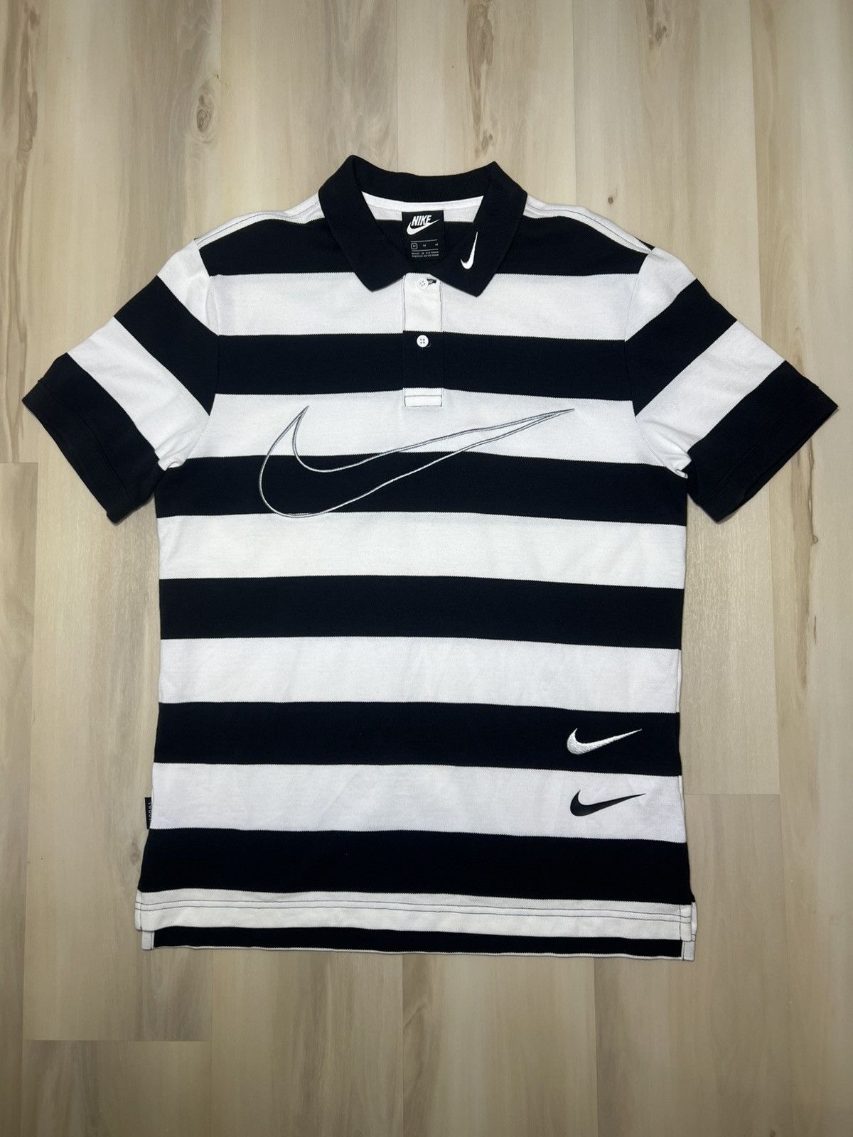 Nike Nike Swoosh Polo Mens Medium Black White Striped CJ4909-011 Size US M / EU 48-50 / 2 - 1 Thumbnail