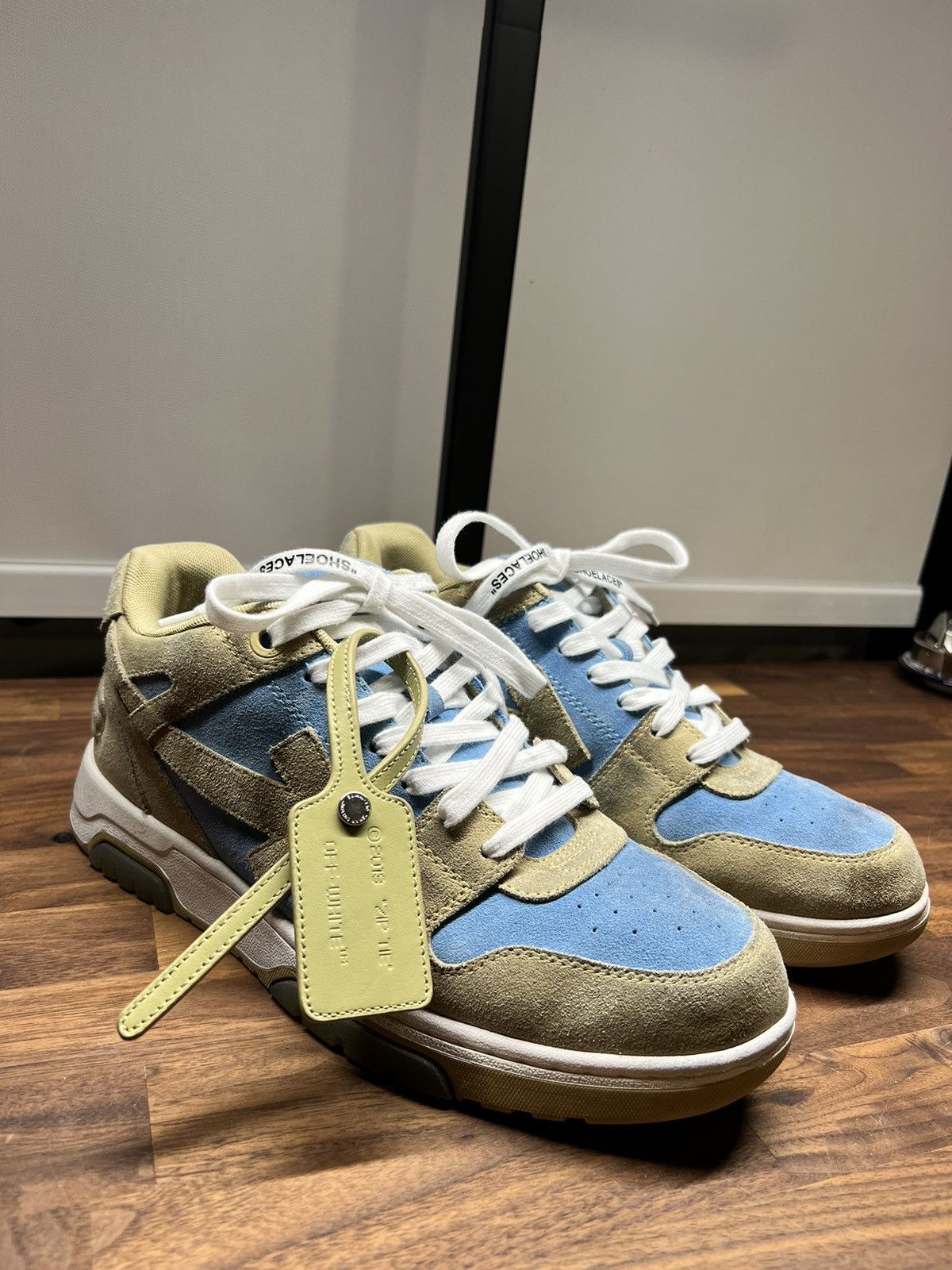 Off-White Out of Office Off-White Suede Size US 10.5 / EU 43-44 - 1 Thumbnail