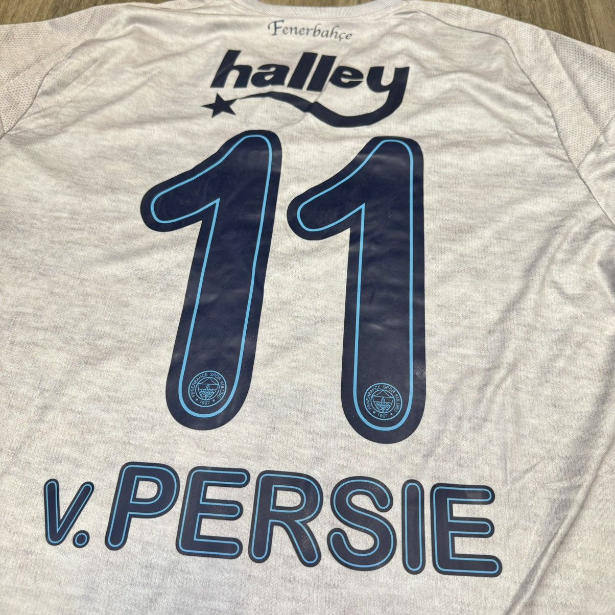 Adidas Fenerbahce 15/16 away shirt #11 V.Persie (bnwt) Size US L / EU 52-54 / 3 - 4 Thumbnail