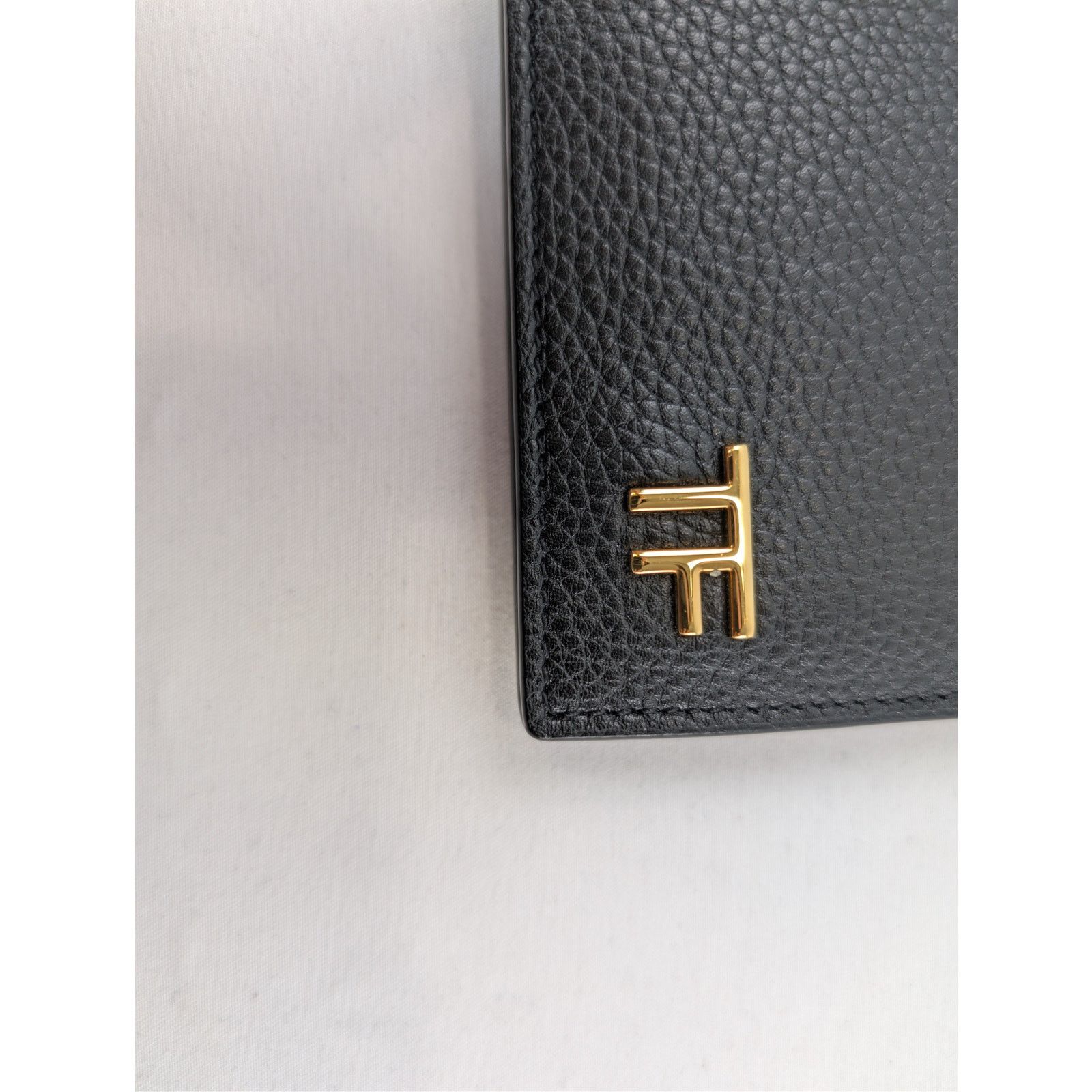 Tom Ford o1rshd1 Size: OS / Grained Leather Bi-Fold Wallet in Black Size ONE SIZE - 3 Thumbnail