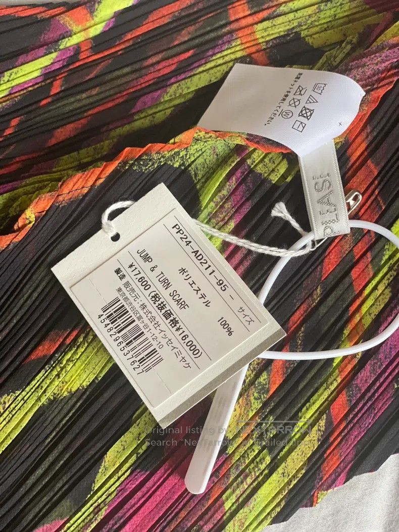 Issey Miyake Issey Miyake Printed pleated scarf shawl silk scarf Size ONE SIZE - 3 Thumbnail