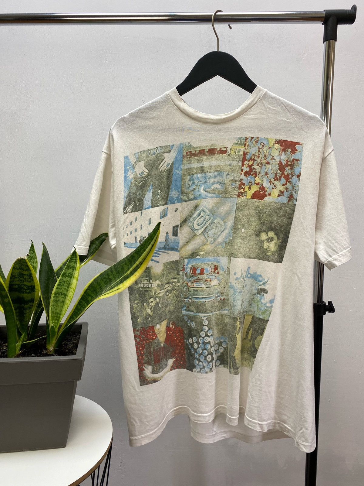 Band Tees Vintage 90s U2 T-Shirt Band Tour Tee Rock Rare Album Promo Size US XL / EU 56 / 4 - 1 Thumbnail