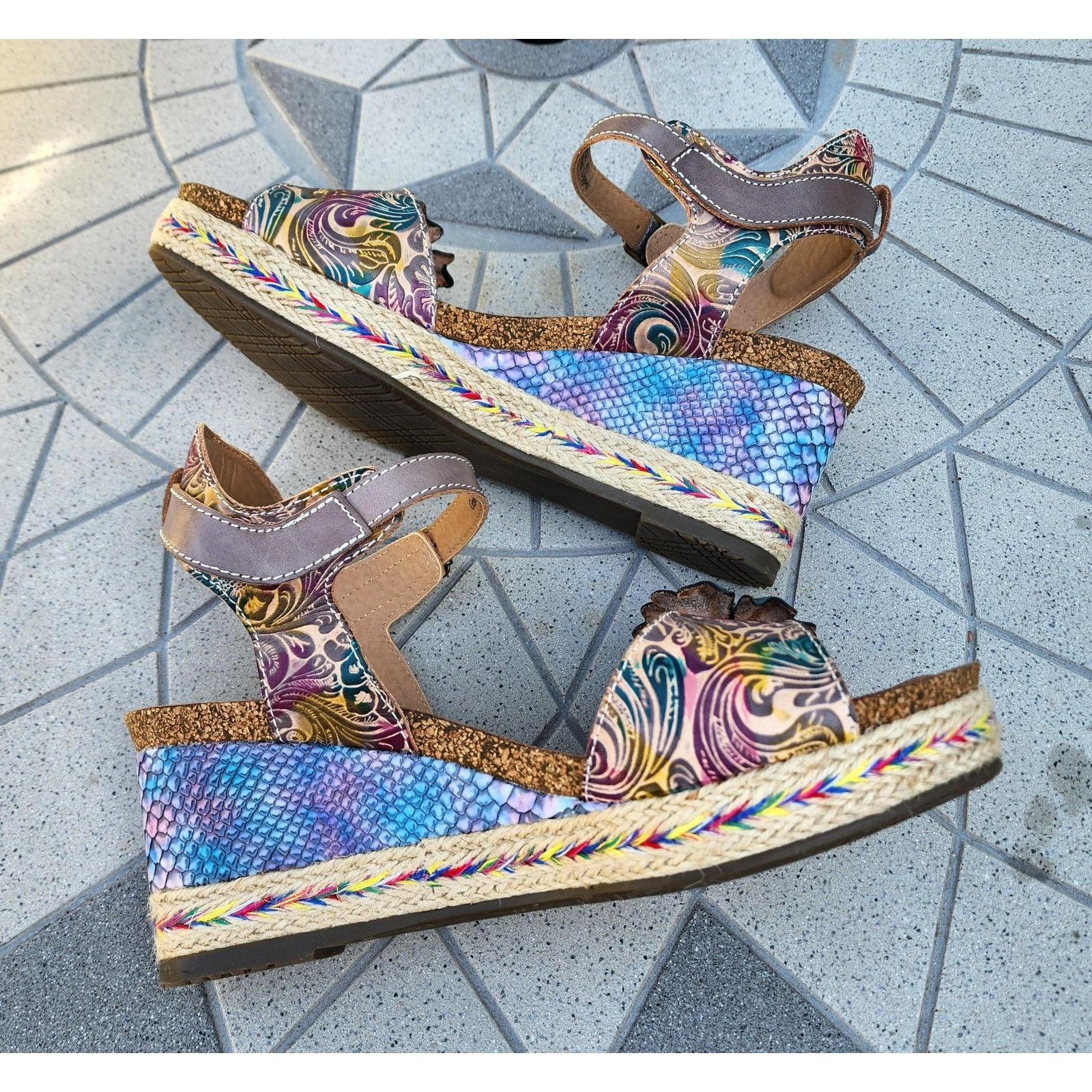 Designer L'Artiste Spring Step Annmarie Embossed Strap Wedge Sandals Size US 10.5 / IT 40.5 - 7 Thumbnail