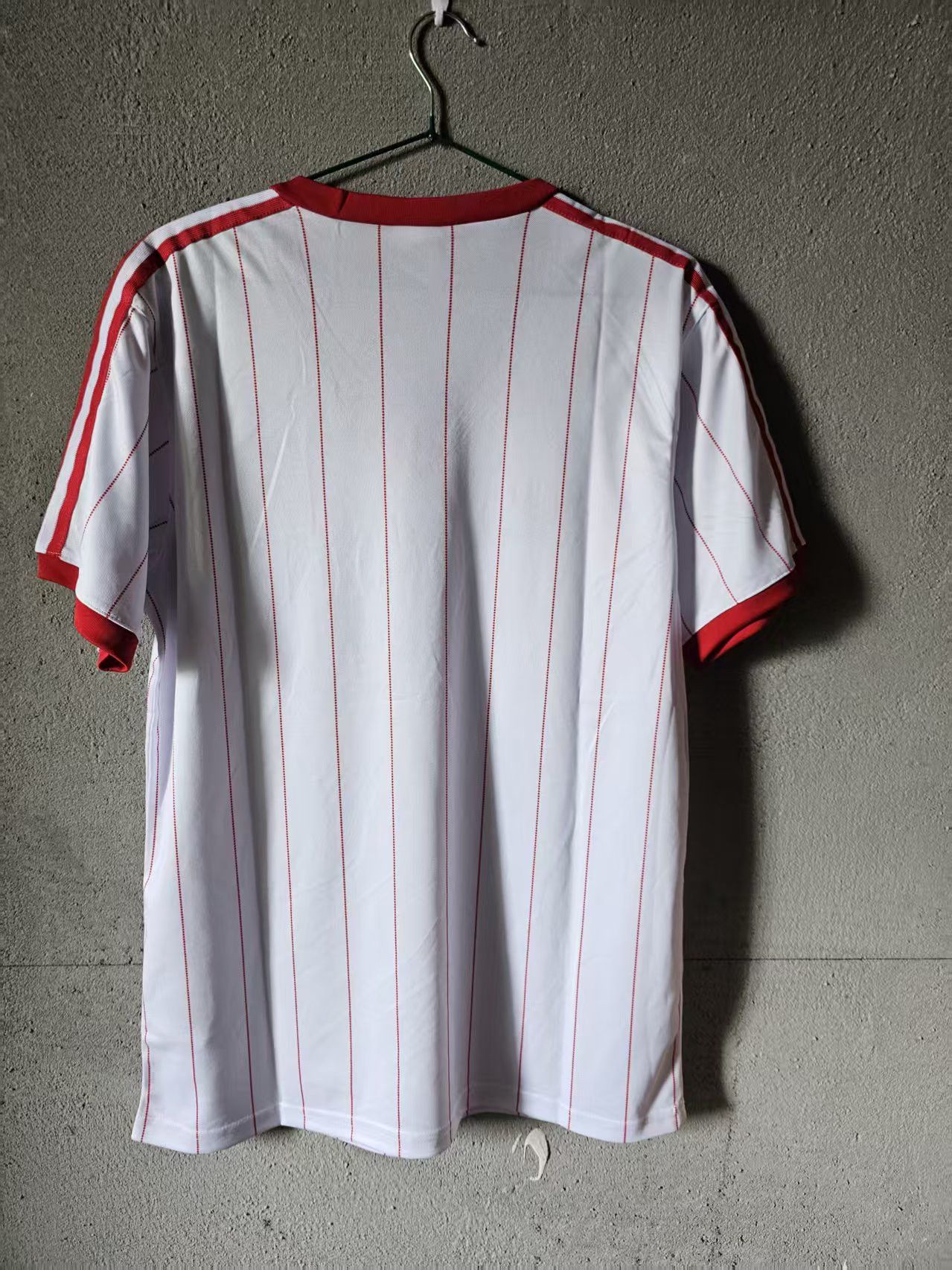 Other Vintage Hamburger SV Jersey White Size US L / EU 52-54 / 3 - 4 Thumbnail
