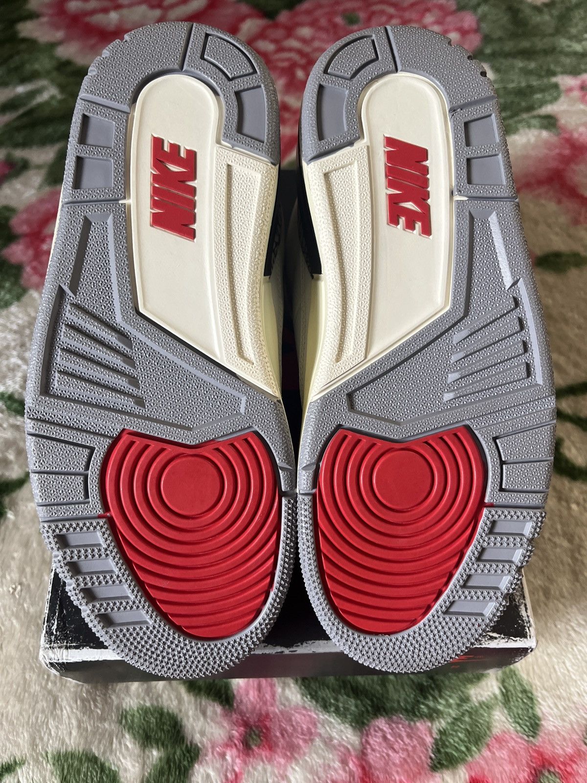 Jordan Brand Air Jordan 3 reimagine Size US 5 / EU 37 - 5 Thumbnail