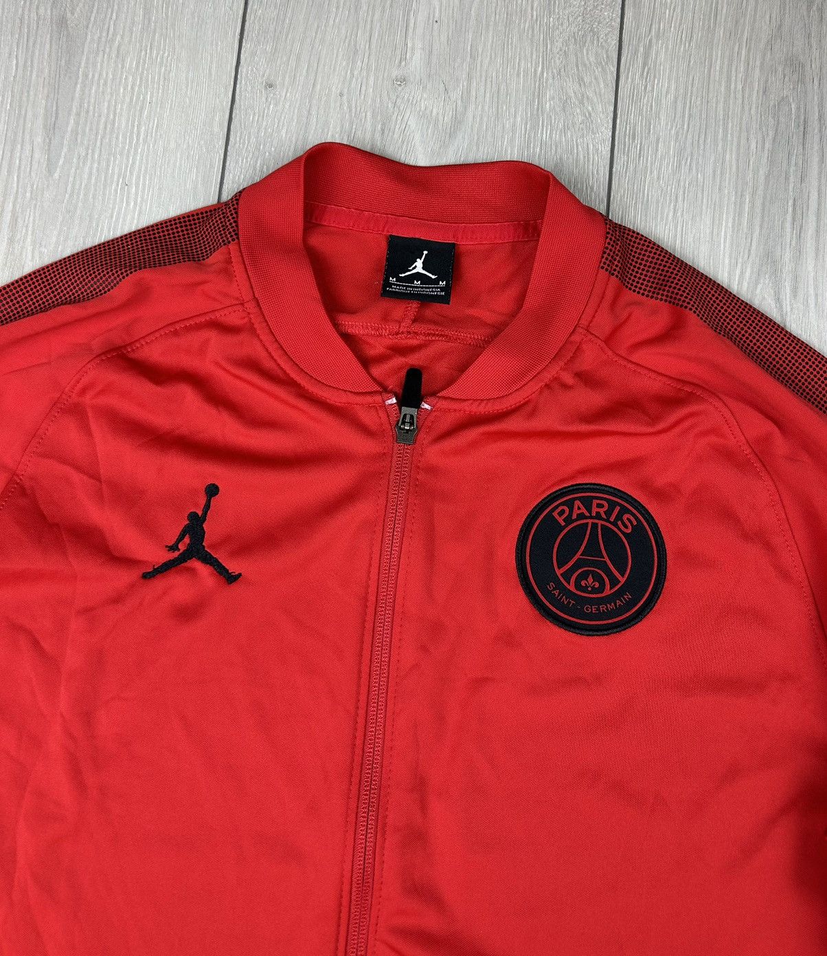 Jordan Brand Jordan Paris Saint Germain Long Sleeve Red bomber size M Size US M / EU 48-50 / 2 - 4 Thumbnail
