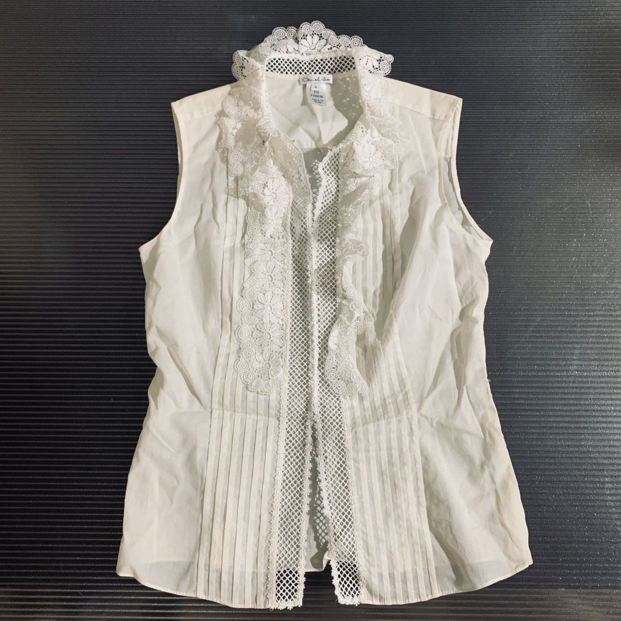 Oscar De La Renta Oscar de la Renta 🇺🇸 white hand embroidered lace blouse 6 LN Size M / US 6-8 / IT 42-44 - 1 Thumbnail