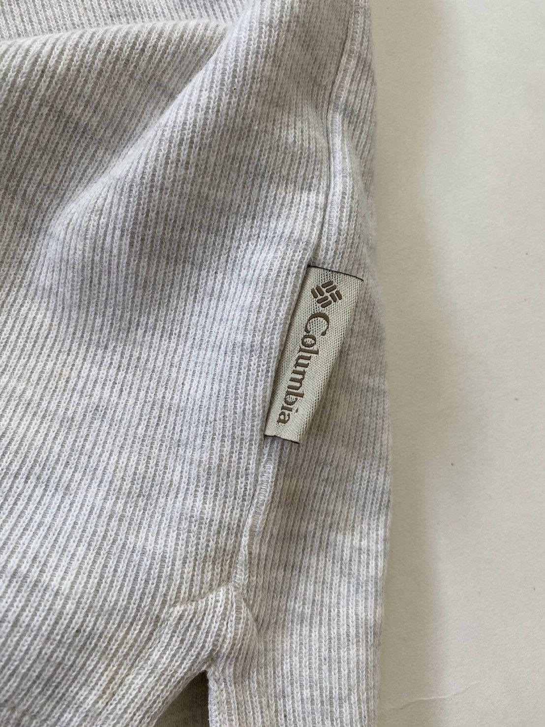 Columbia × Vintage Vintage Columbia V Neck Tee Size US XL / EU 56 / 4 - 5 Thumbnail