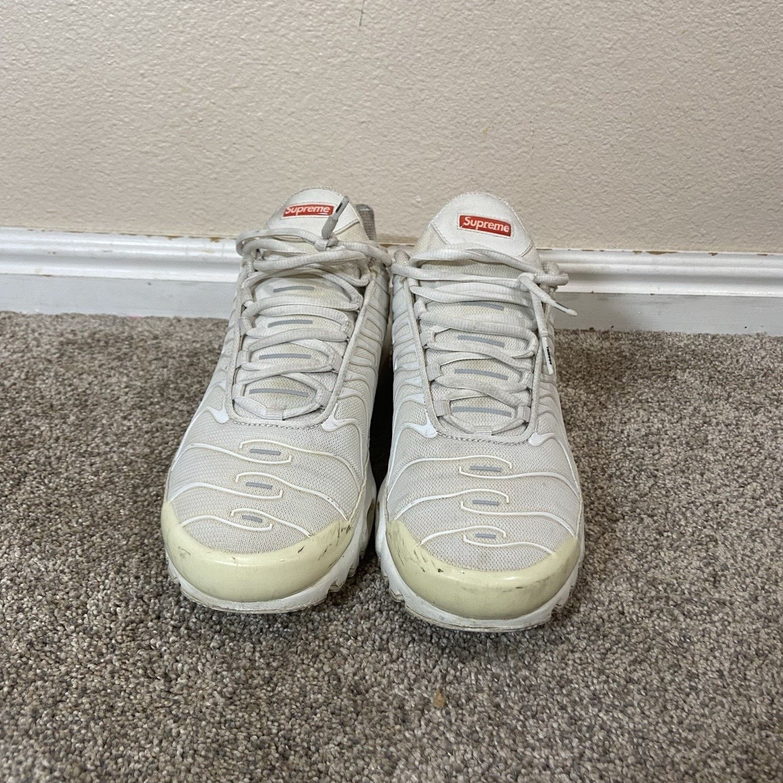 Nike Nike Supreme x Air Max Plus TN White Super Rare Size 9.5 Size US 9.5 / EU 42-43 - 2 Thumbnail