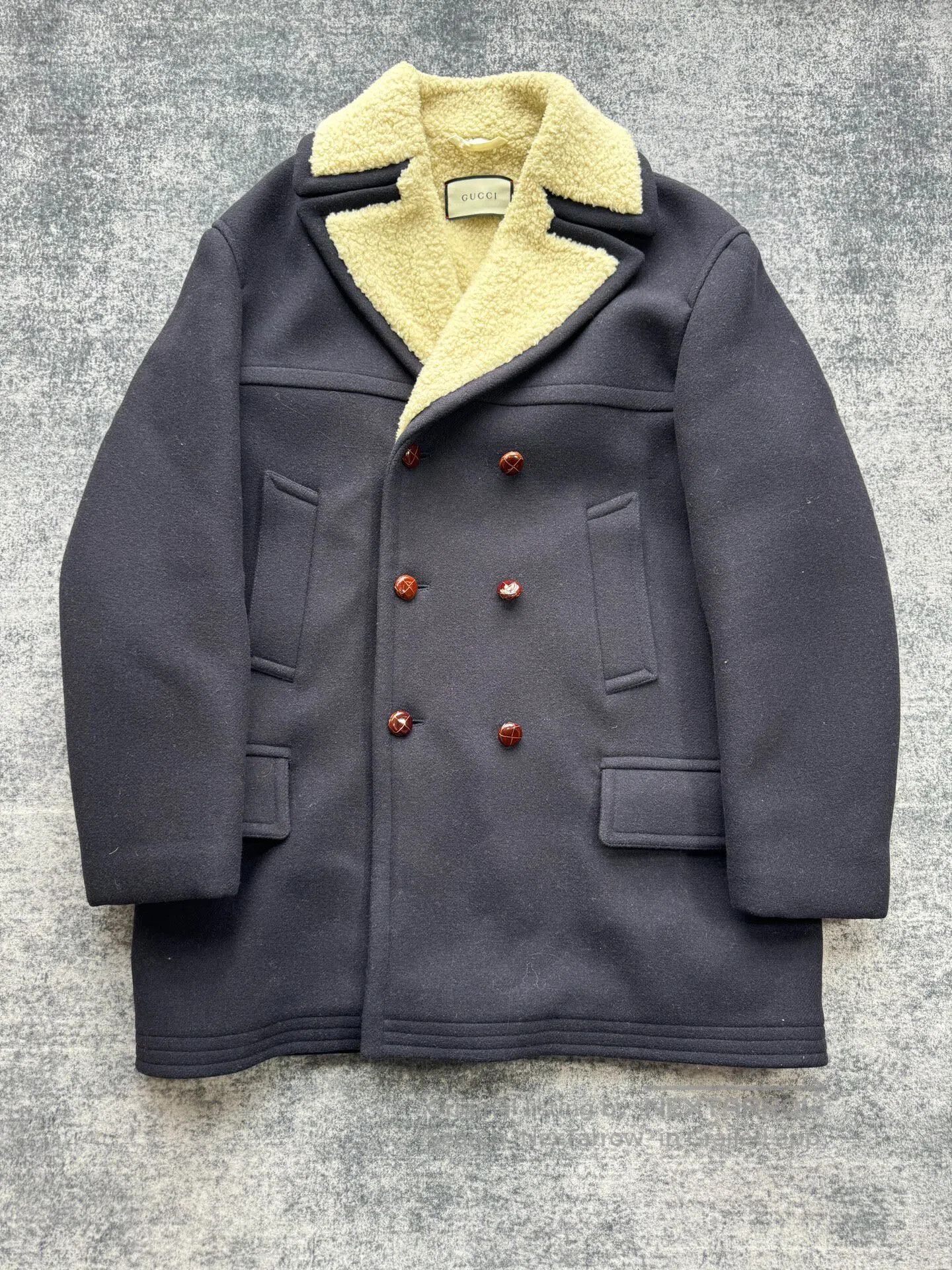 Gucci Guicci Double-breasted teddy coat with black panther embro Size US M / EU 48-50 / 2 - 1 Thumbnail