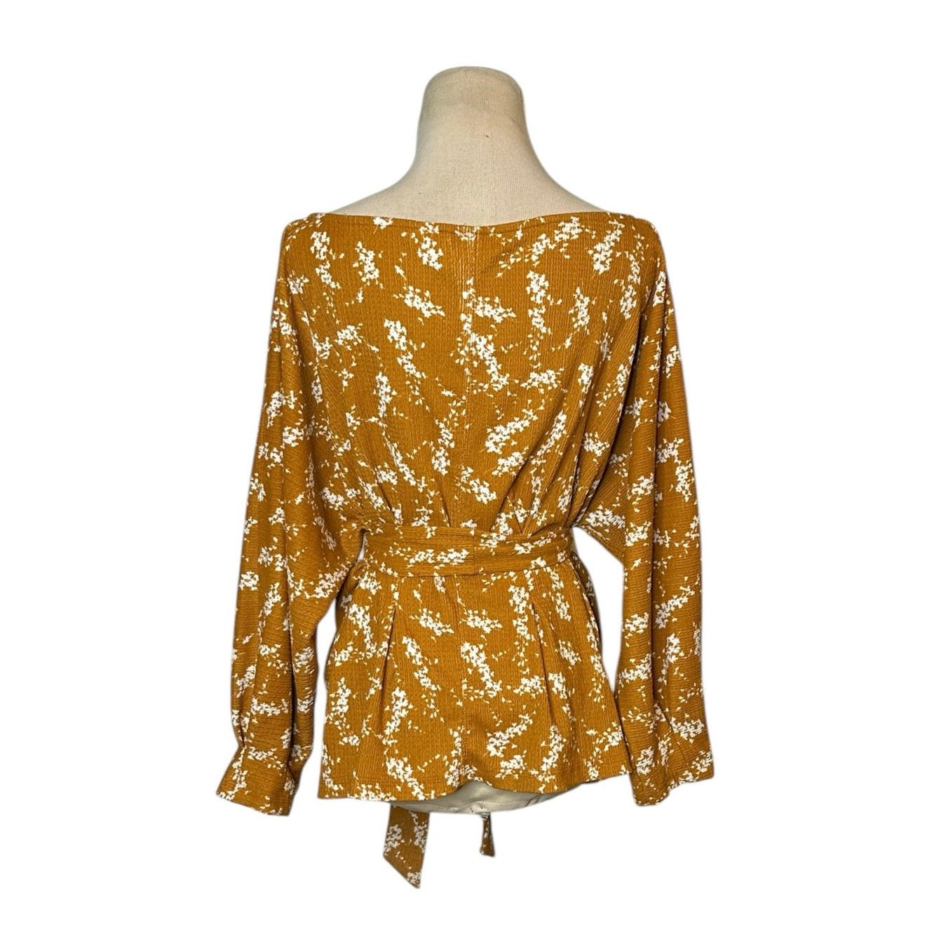Anthropologie By Anthropologie long sleeves floral belted blouse size S Size S / US 4 / IT 40 - 2 Thumbnail