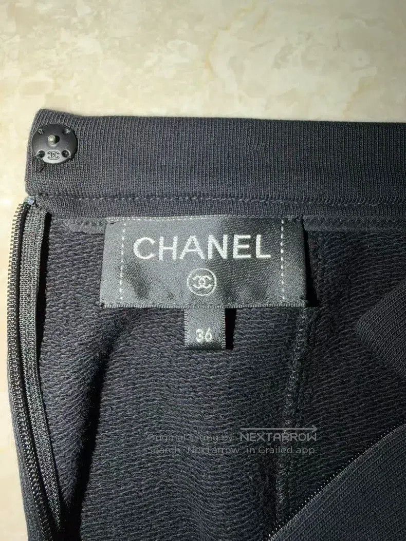Chanel Chanel Castle series black and white beaded graffiti style Size 24" / US 00 / IT 34 - 3 Thumbnail