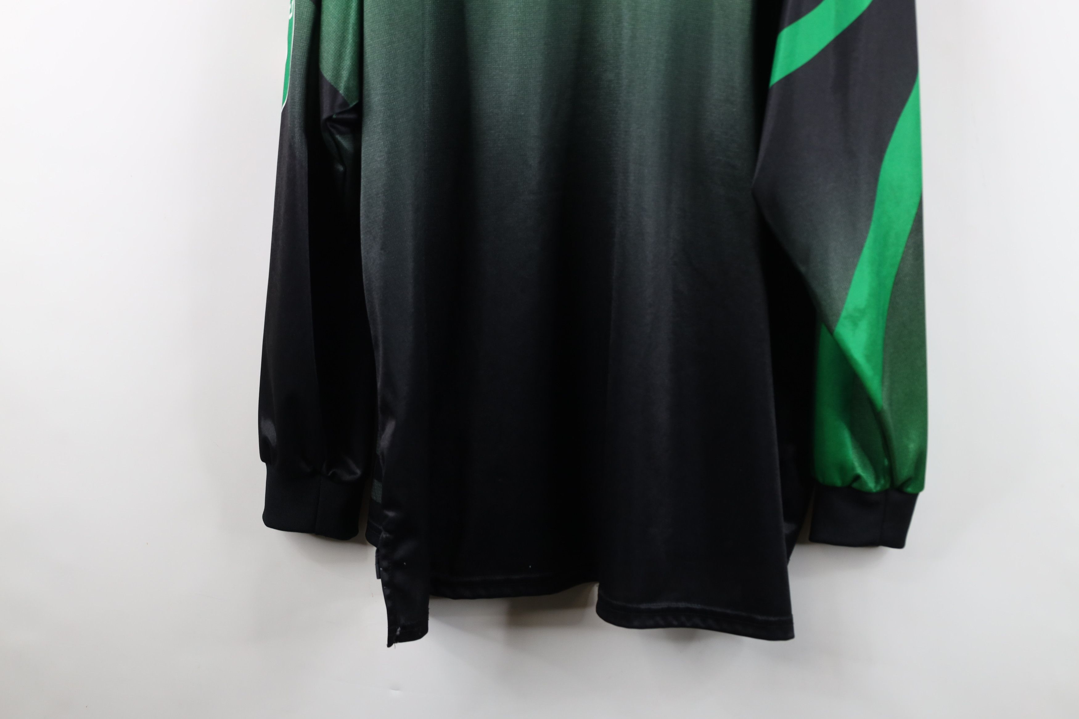 Majestic Vintage 90s Majestic Basketball All Over Print T-Shirt USA Size US L / EU 52-54 / 3 - 15 Thumbnail