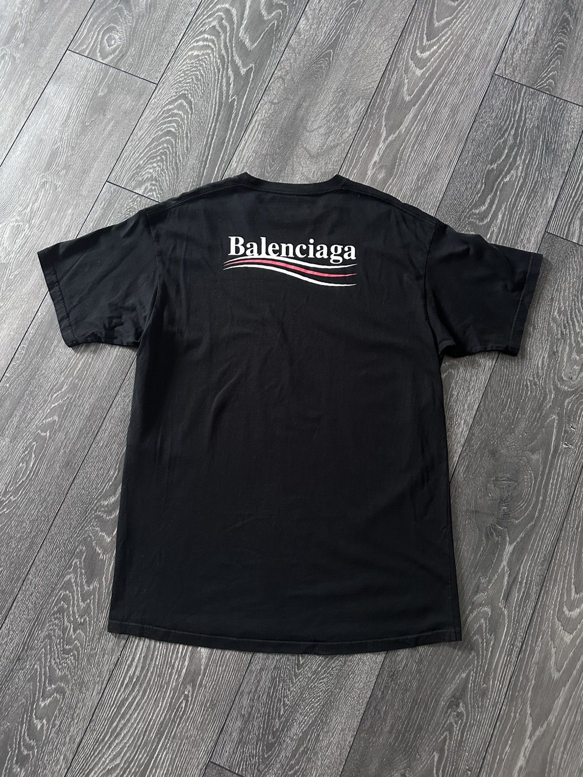 ●送料込●BALENCIAGA●Political Wave Logo Ｔシャツ Balenciaga Political Campaign T-Shirt Large Fit | Saks Fifth