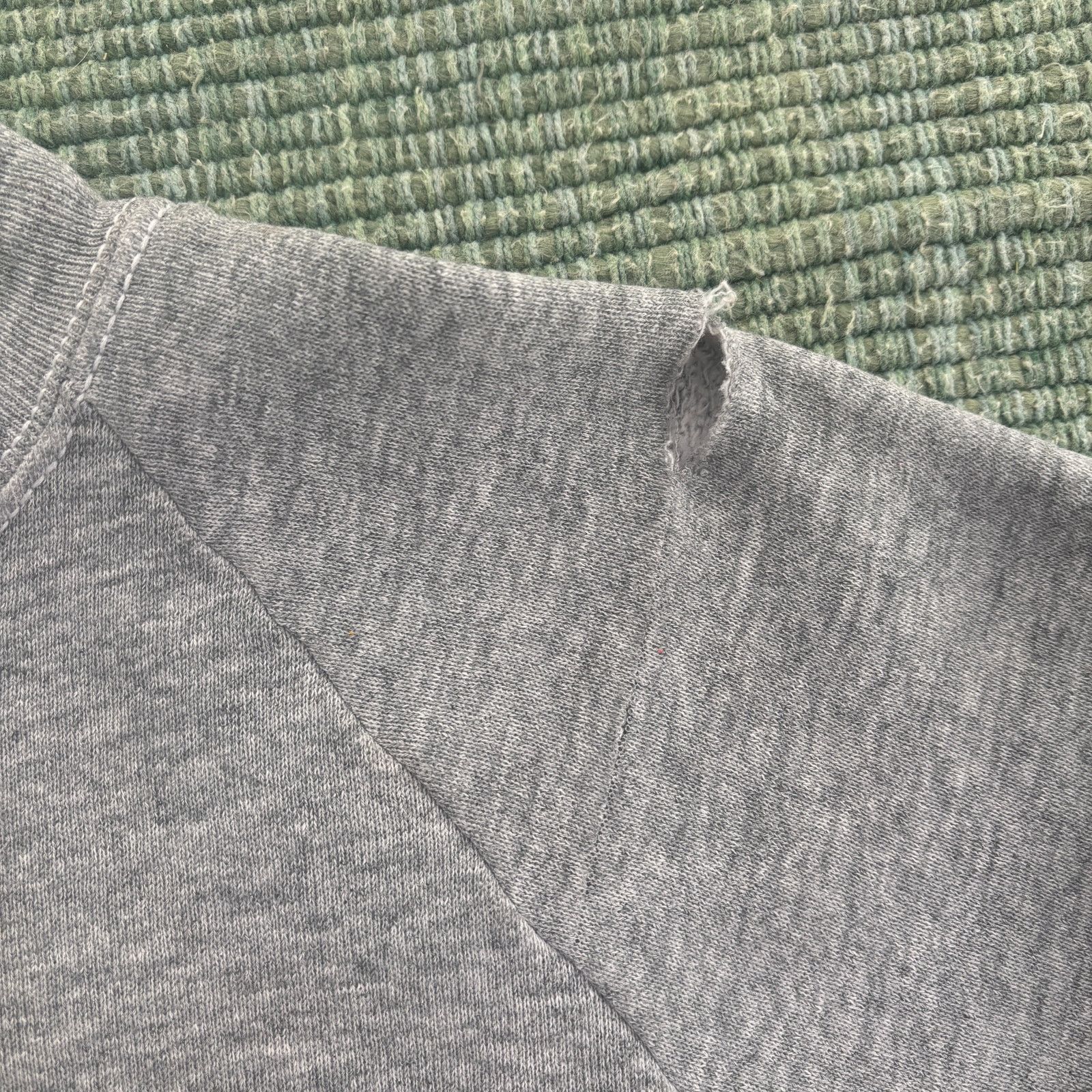 Fruit Of The Loom × Vintage Vintage 1990s blank gray cotton fruit of the loom sweatshirt Size US L / EU 52-54 / 3 - 3 Thumbnail