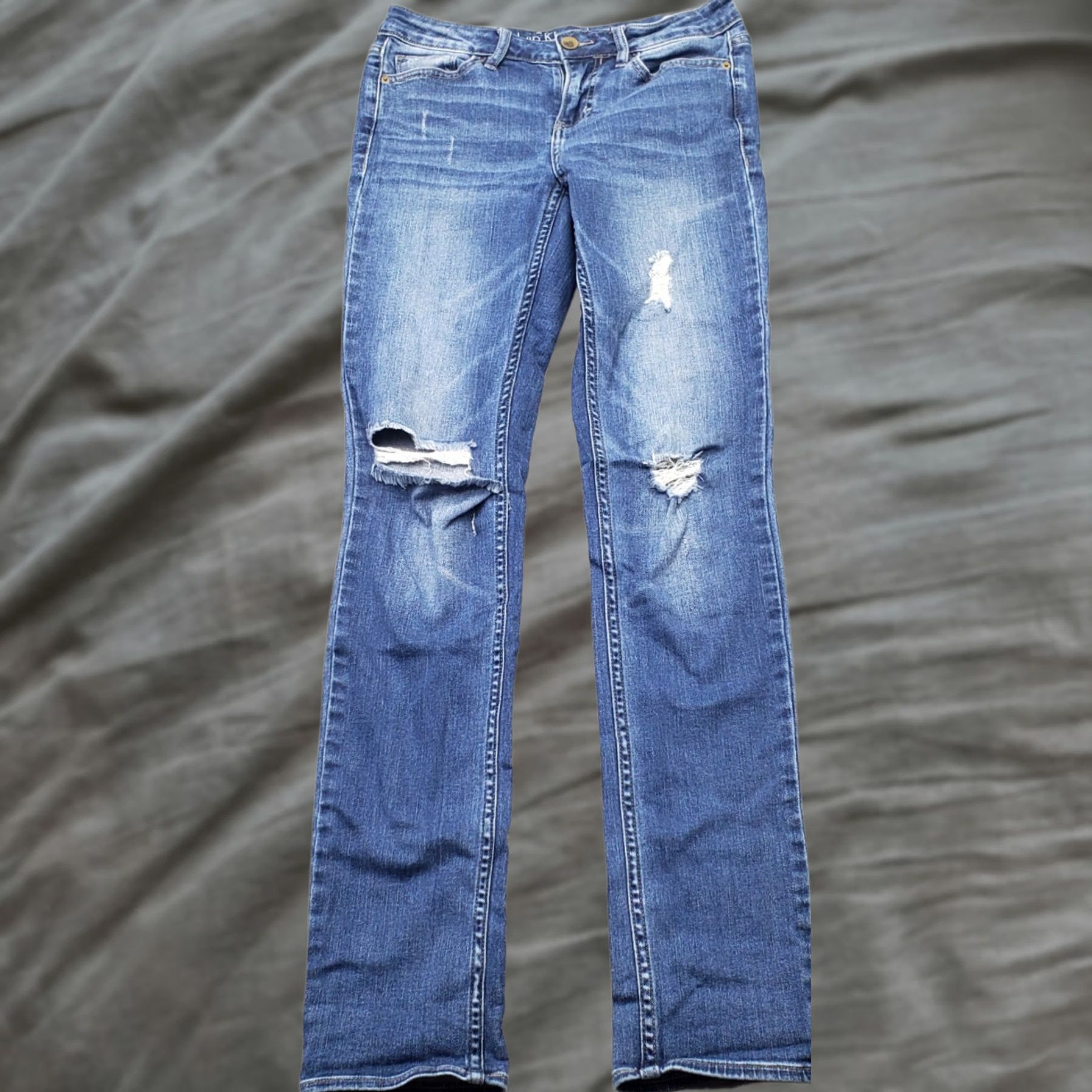 Calvin Klein Calvin Klein Jeans Womens 26x32 Blue Denim Faded Distressed Streetwear Jeans: Womens Size 26 Size 26" / US 2 / IT 38 - 1 Thumbnail