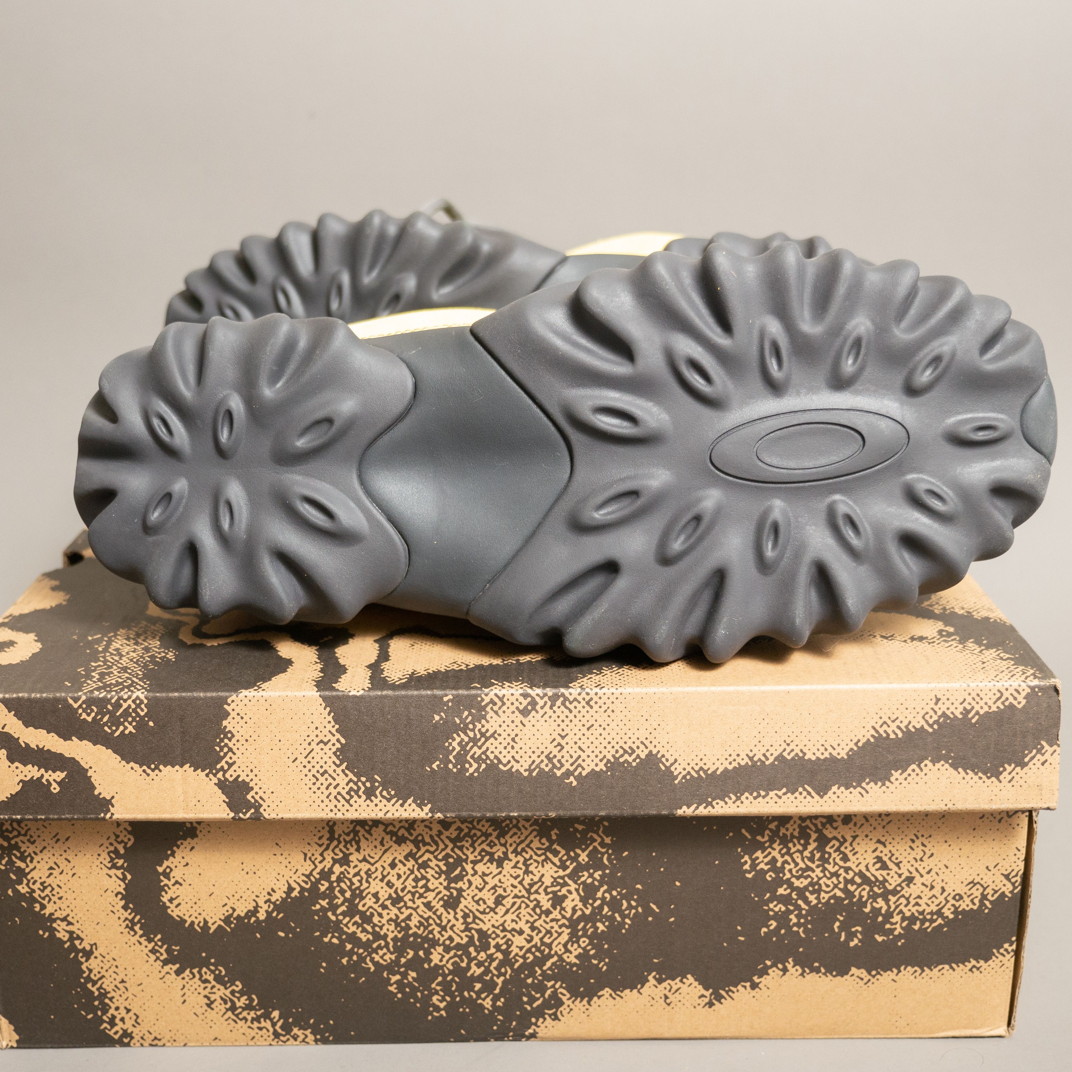 Brain Dead × Oakley Oakley x Brain Dead Chop SAW Lemon/Plum 10 New Size US 10 / EU 43 - 6 Thumbnail