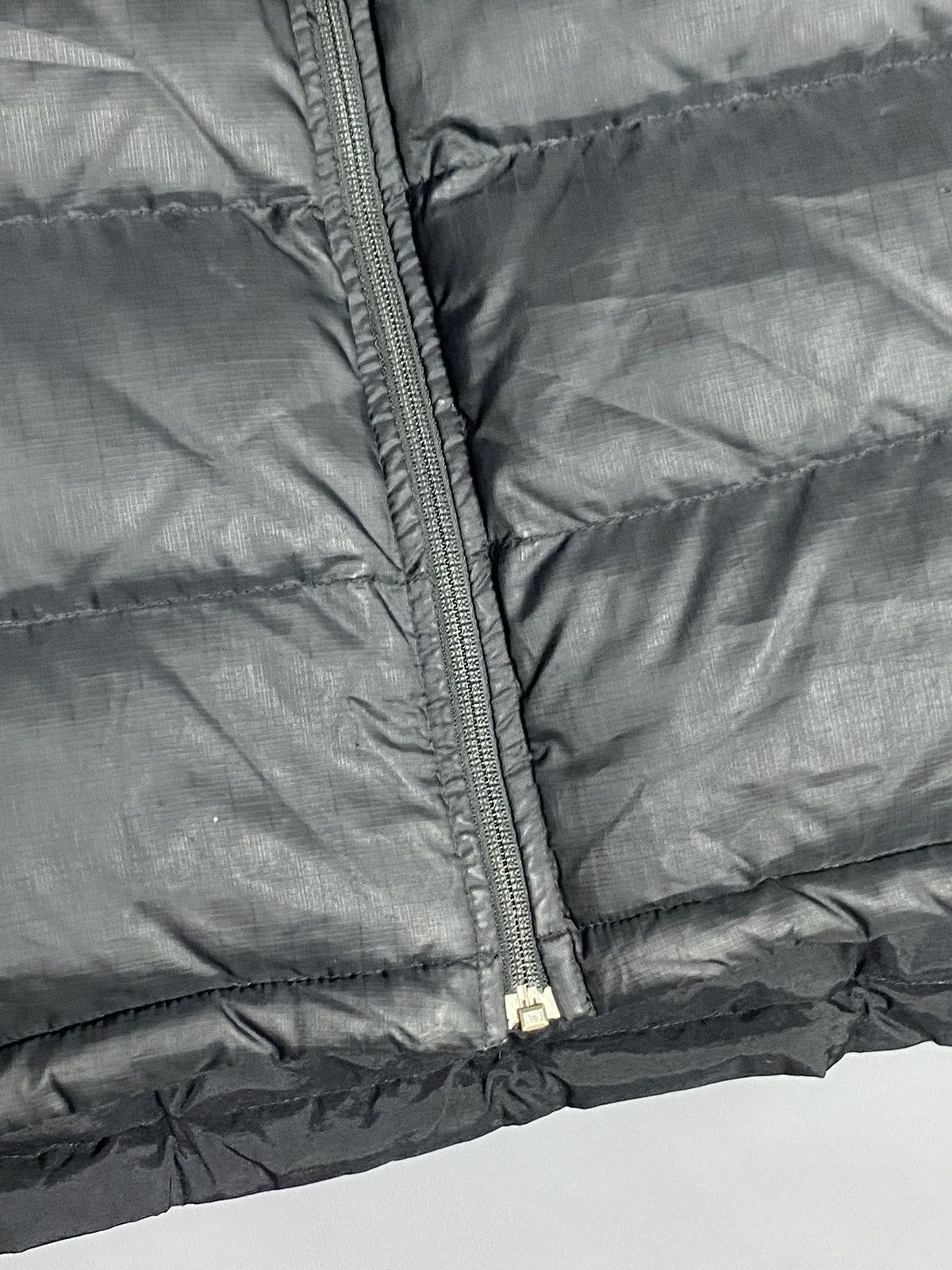 Nike Vintage 00s Nike ACG Down Reversible Black Vest Puffer L Size US L / EU 52-54 / 3 - 14 Thumbnail