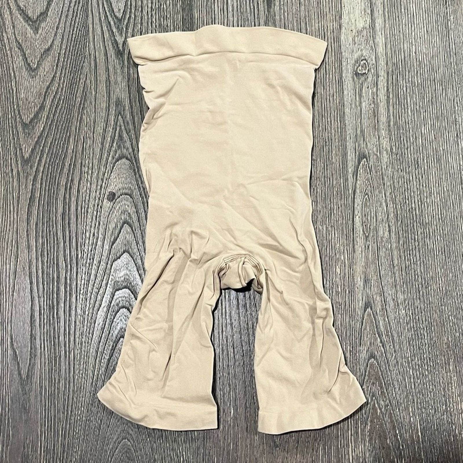 SKIMS NWOT Skims Shapewear Knee Shorts Sculpting Mid Thigh Open S Size ONE SIZE - 1 Thumbnail