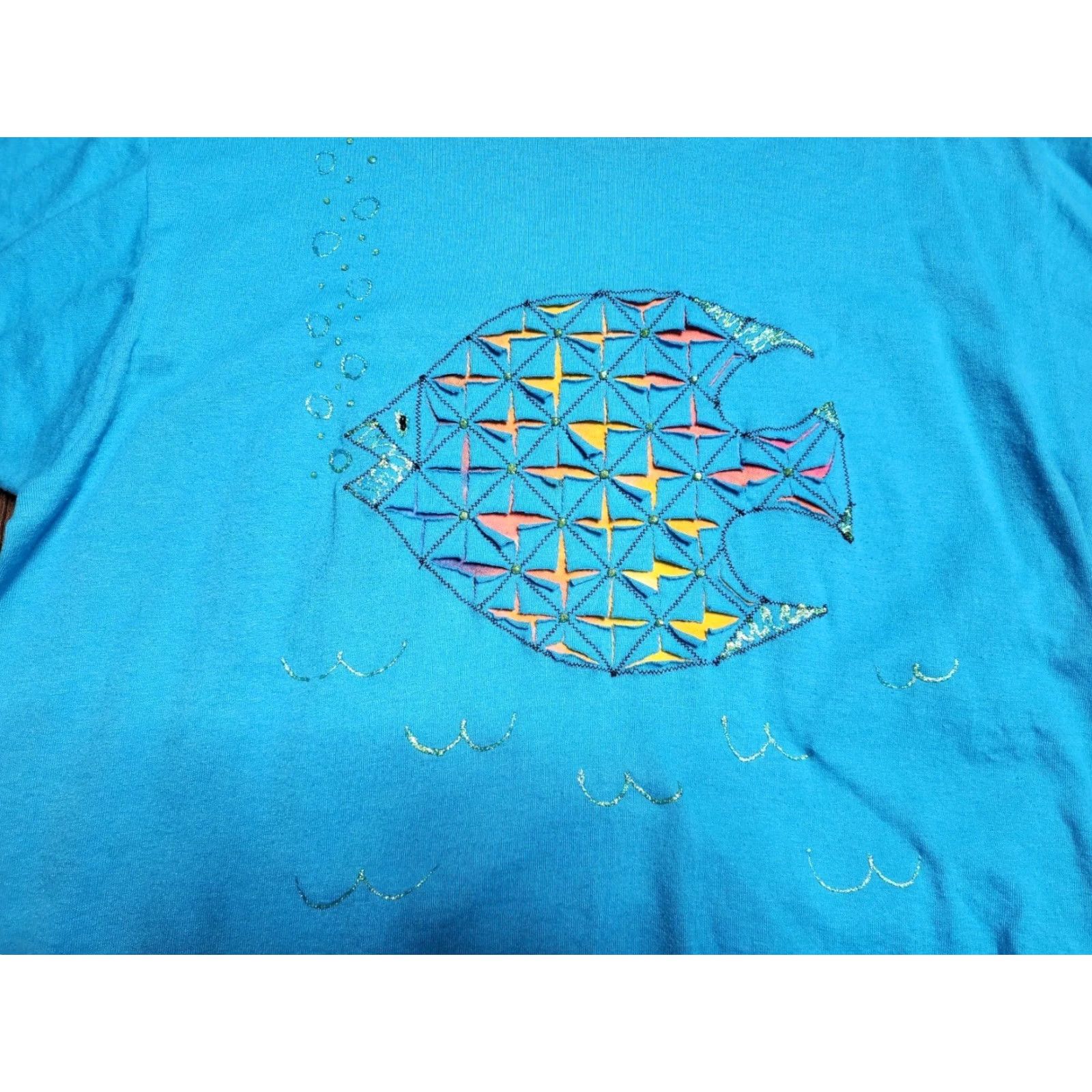 Vintage VINTAGE 1980s Mens L Quilted Fish Puff Paint T-Shirt Cotton Blend Crew Neck Casual Top Blue 80s Retro Streetwear Size L / US 10 / IT 46 - 2 Thumbnail
