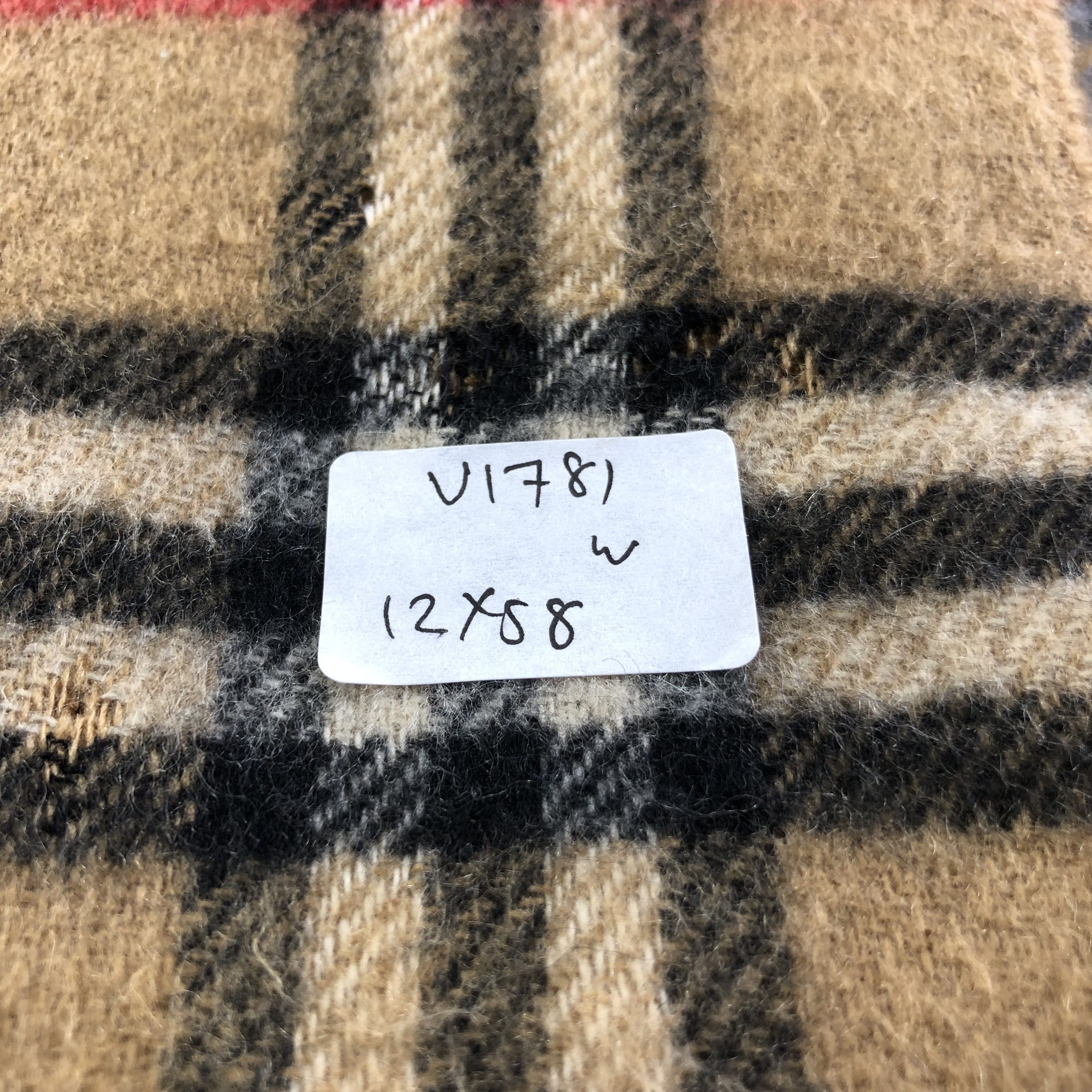 Burberry Burberrys Nova Check Tan Cashmere Scarf Muffler V1781 Size ONE SIZE - 17 Thumbnail