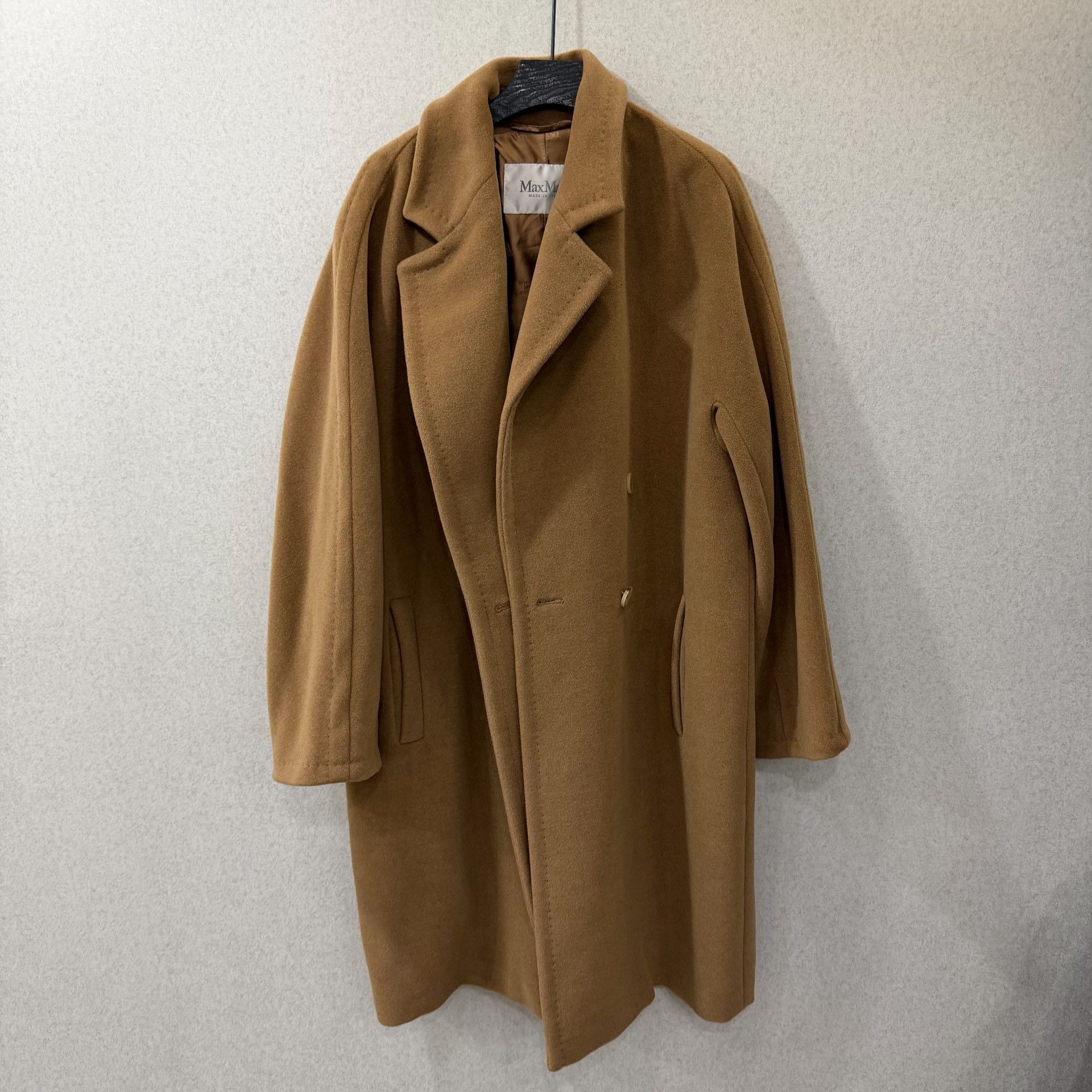 Balenciaga Balenciaga Beige Coat M Women Size M / US 6-8 / IT 42-44 - 1 Thumbnail