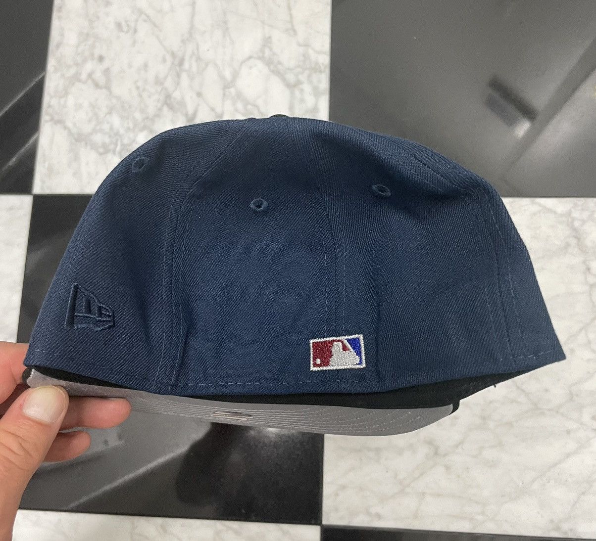 New Era 🔥 Exclusive Glow in the Dark Dodgers fitted size 7 Size ONE SIZE - 4 Thumbnail