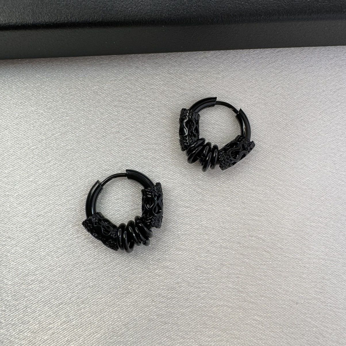 Other Small Hoop Earrings for Men Women Hip Hop Unisex Style Size ONE SIZE - 2 Thumbnail