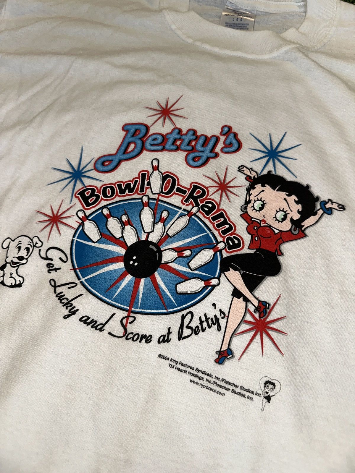 Vintage Vintage 2004 betty boop bowl o rama tee shirt size Large Size US L / EU 52-54 / 3 - 2 Thumbnail