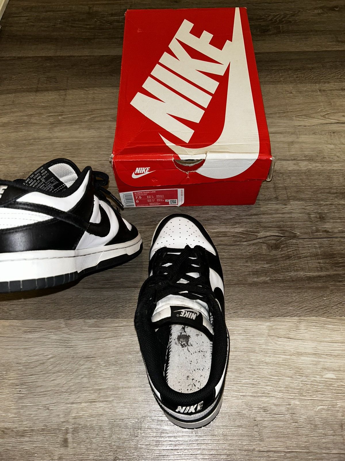 Nike Nike Dunks Size US 7.5 / IT 37.5 - 2 Thumbnail