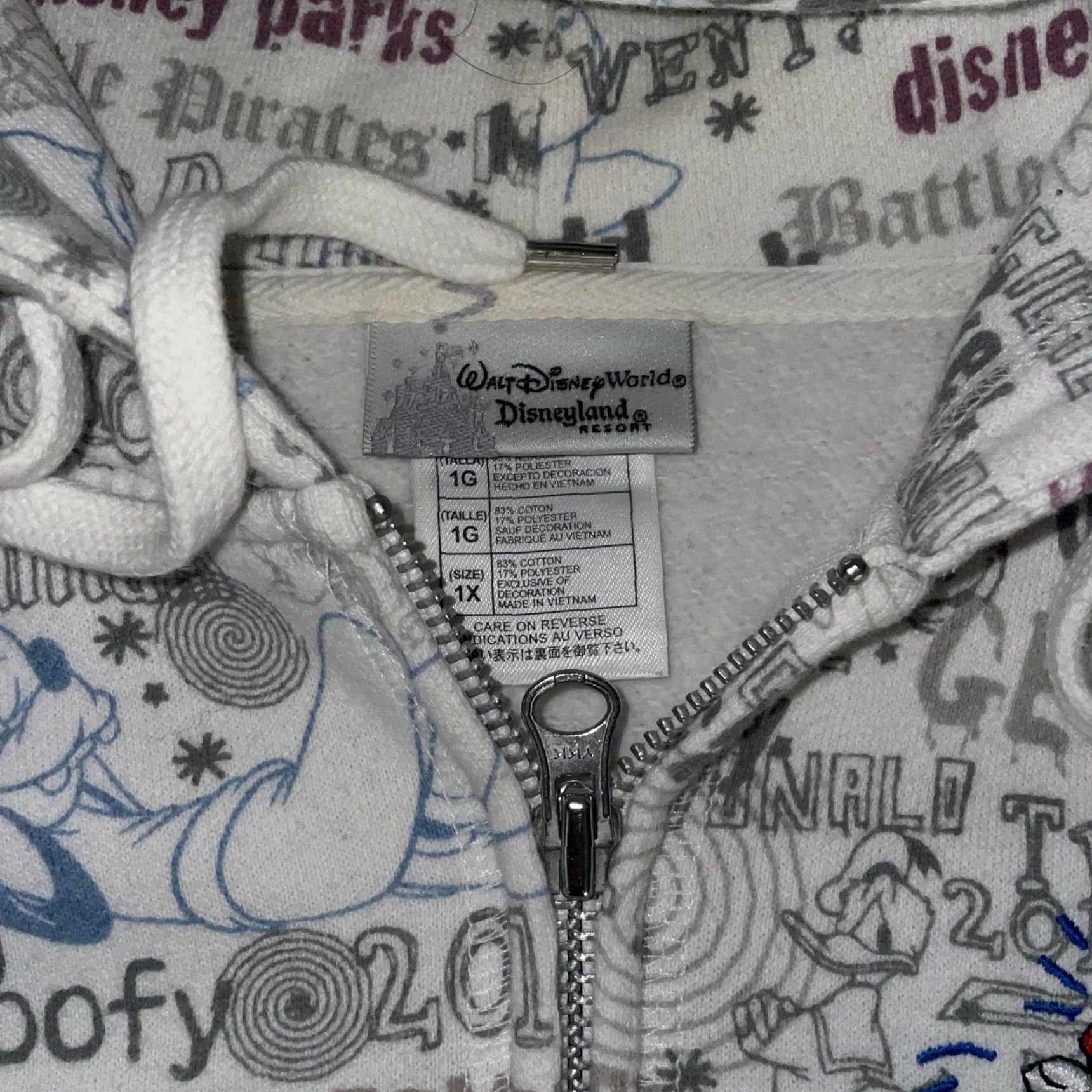 Disney Disney Walt Disney World Disney Land 2010 Embroidered Hoodie Size 1X White Pullover Mens Decorated Embroidered Accessories Size US XL / EU 56 / 4 - 3 Thumbnail