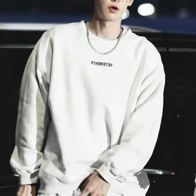 Vetements Vetements Sweatshirt same as Korean boy band Size US S / EU 44-46 / 1 - 1 Thumbnail